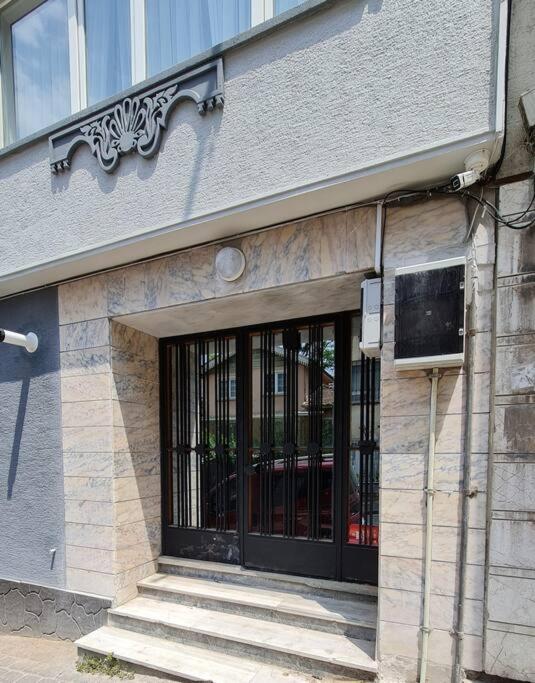 Cozy 2 bedroom near Green Mosque