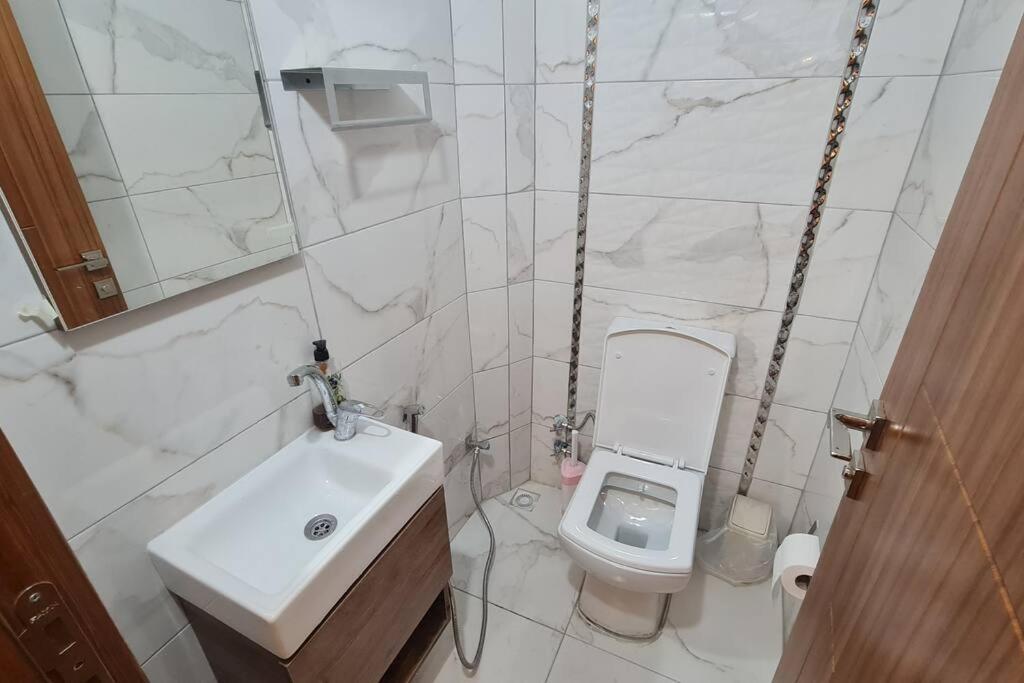 Cozy 2 bedroom near Green Mosque