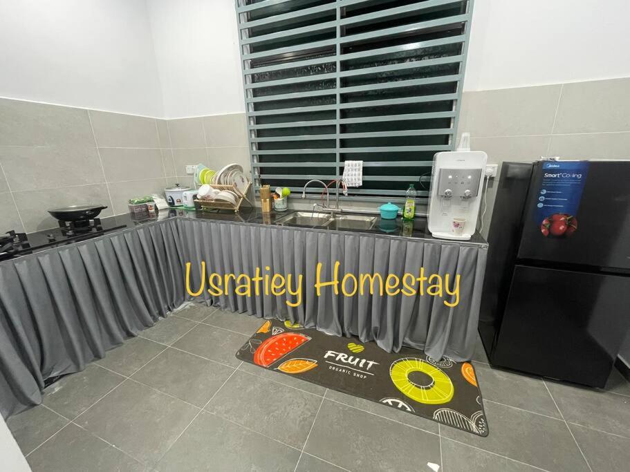 Usratiey Homestay di Kijal photo 2