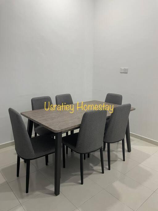 Usratiey Homestay di Kijal photo 4
