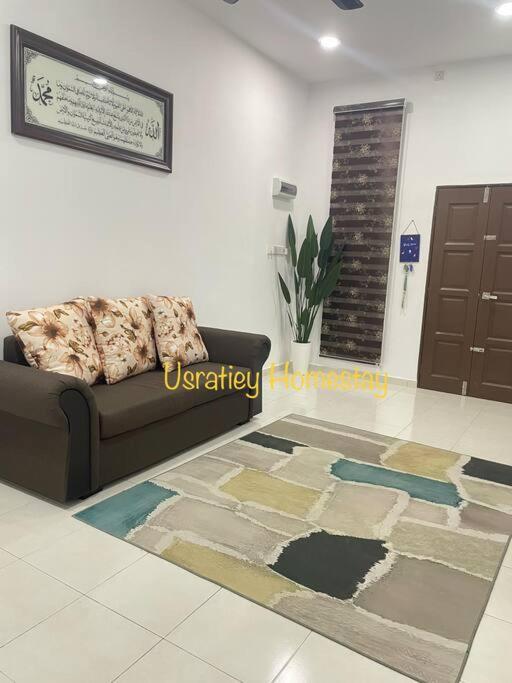Usratiey Homestay di Kijal photo 7