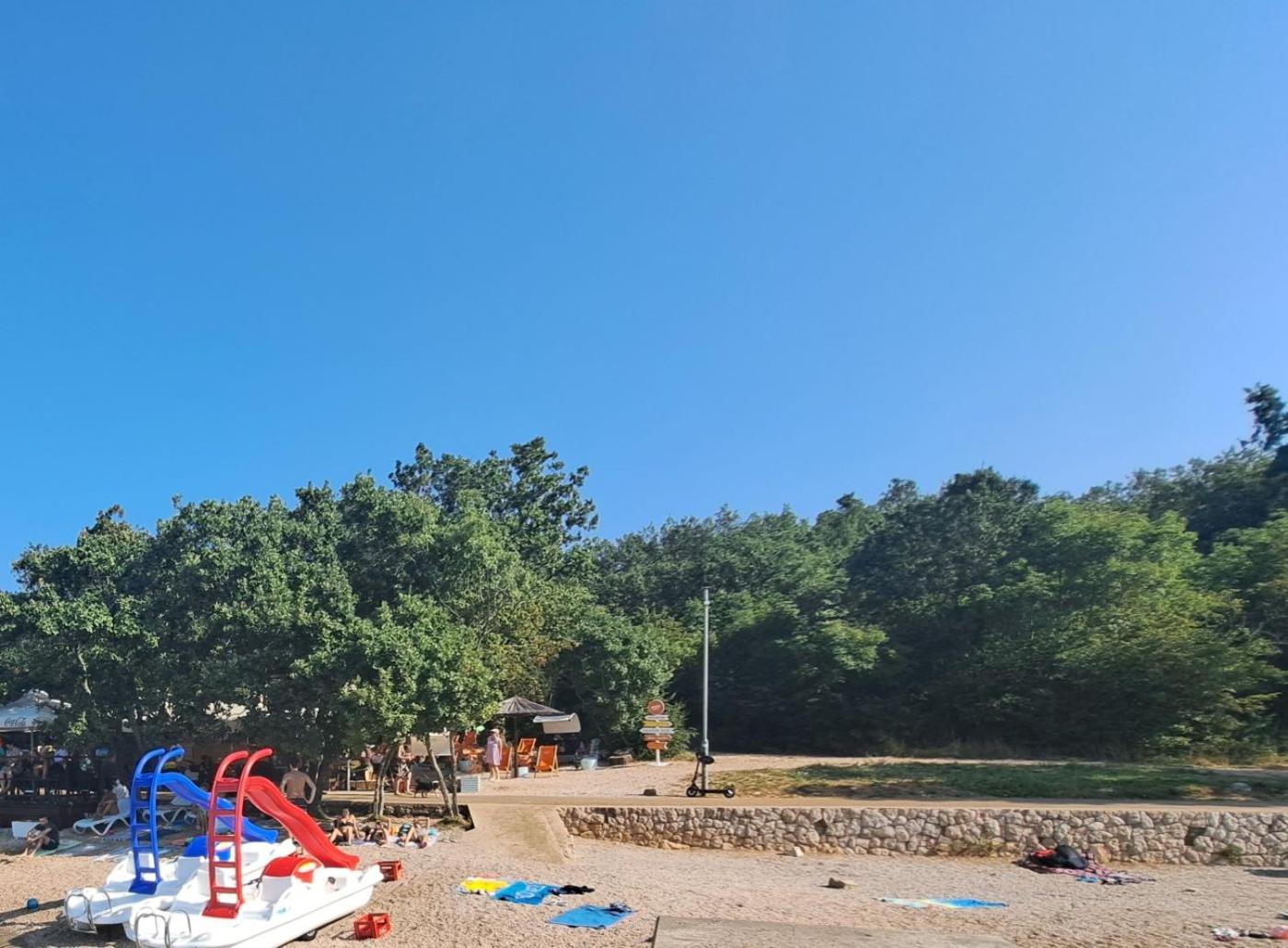 Apartments Malenica, Njivice, Croatia, 200 m from the sea