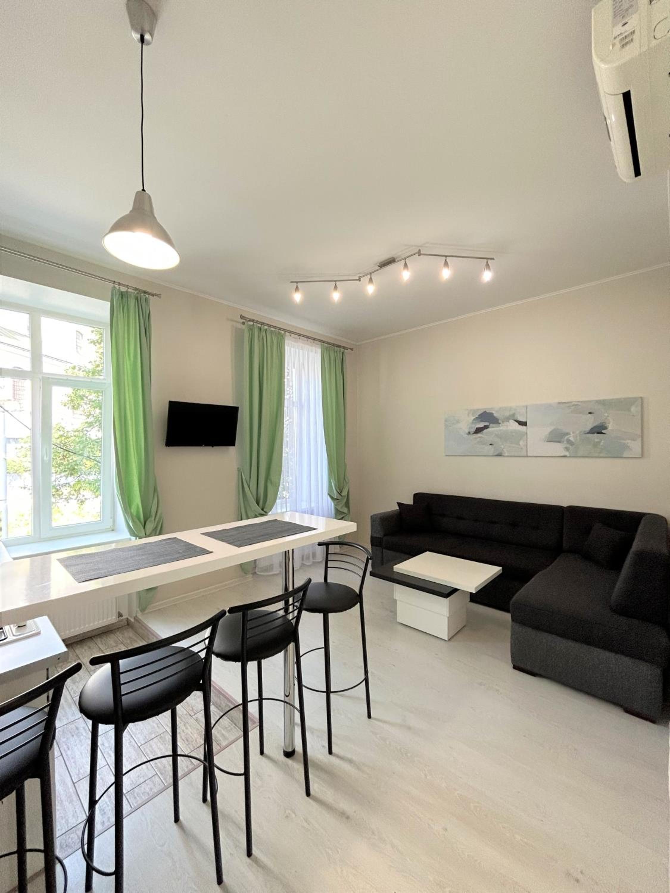 Modern Apartment in Old City Center view 2