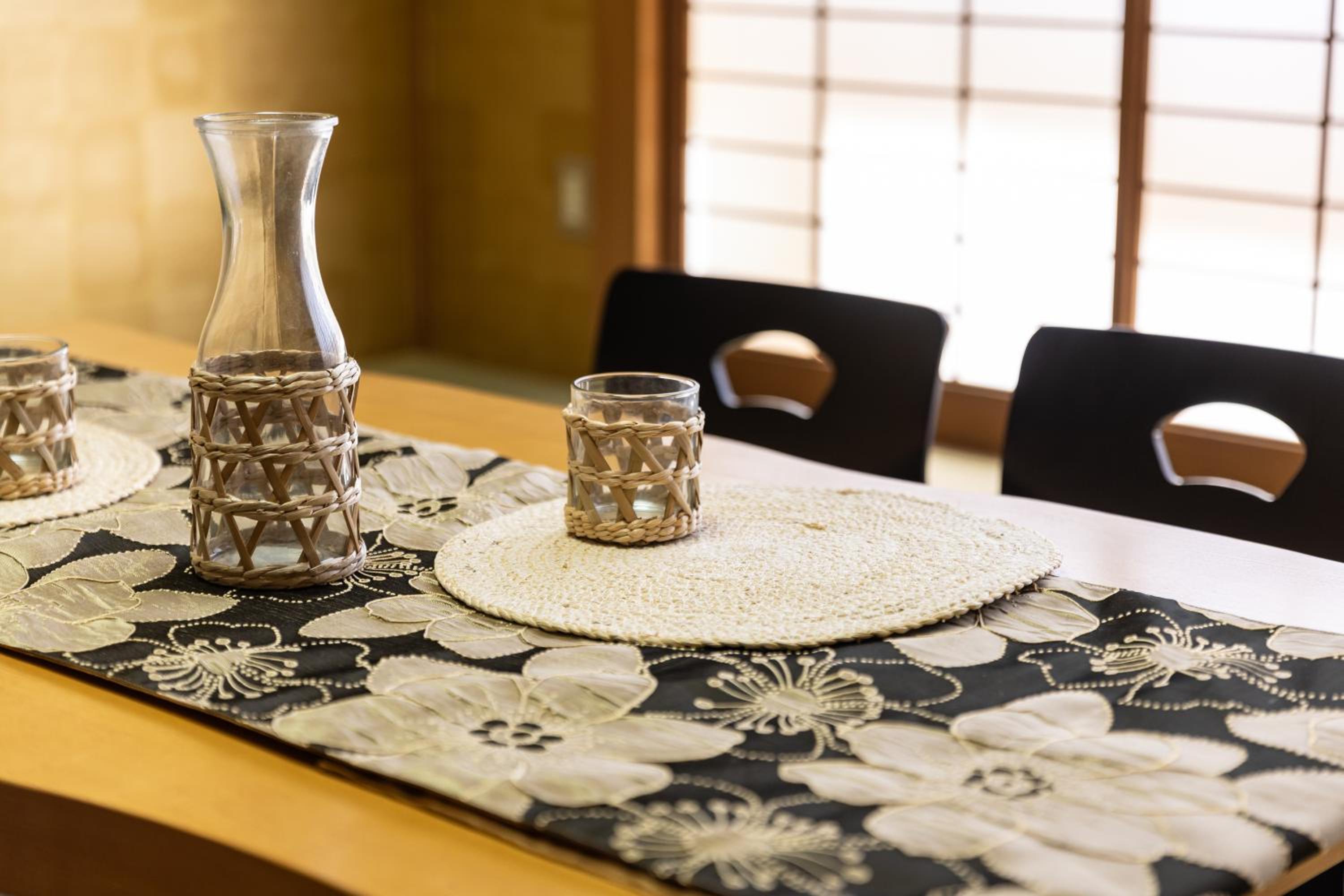 Premier Stay NAMBA なんば駅徒歩3分 3 mins walk from Namba Station 7rooms table 2baths 4toilets Osaka