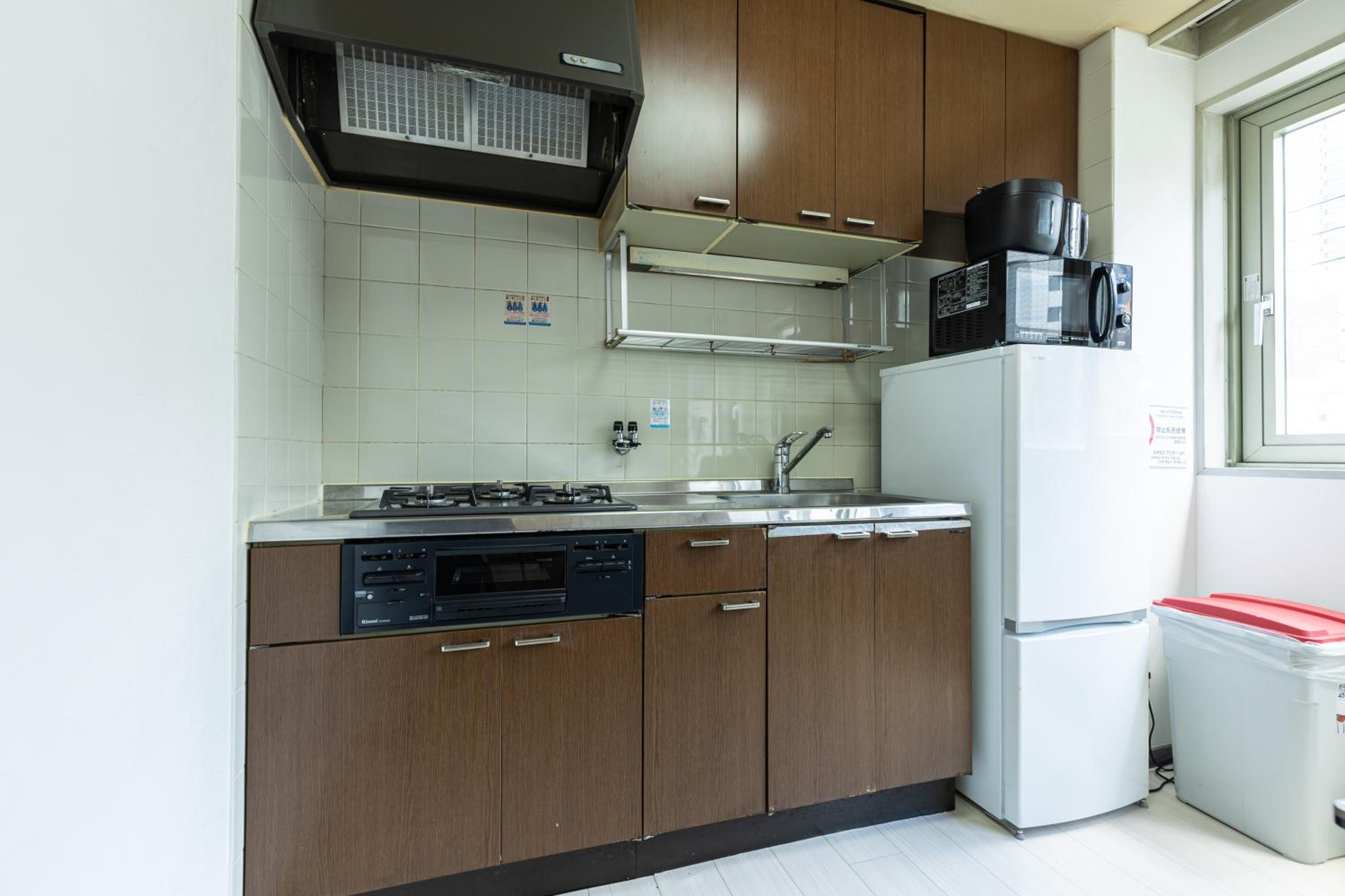 Premier Stay NAMBA なんば駅徒歩3分 3 mins walk from Namba Station 7rooms table 2baths 4toilets Osaka