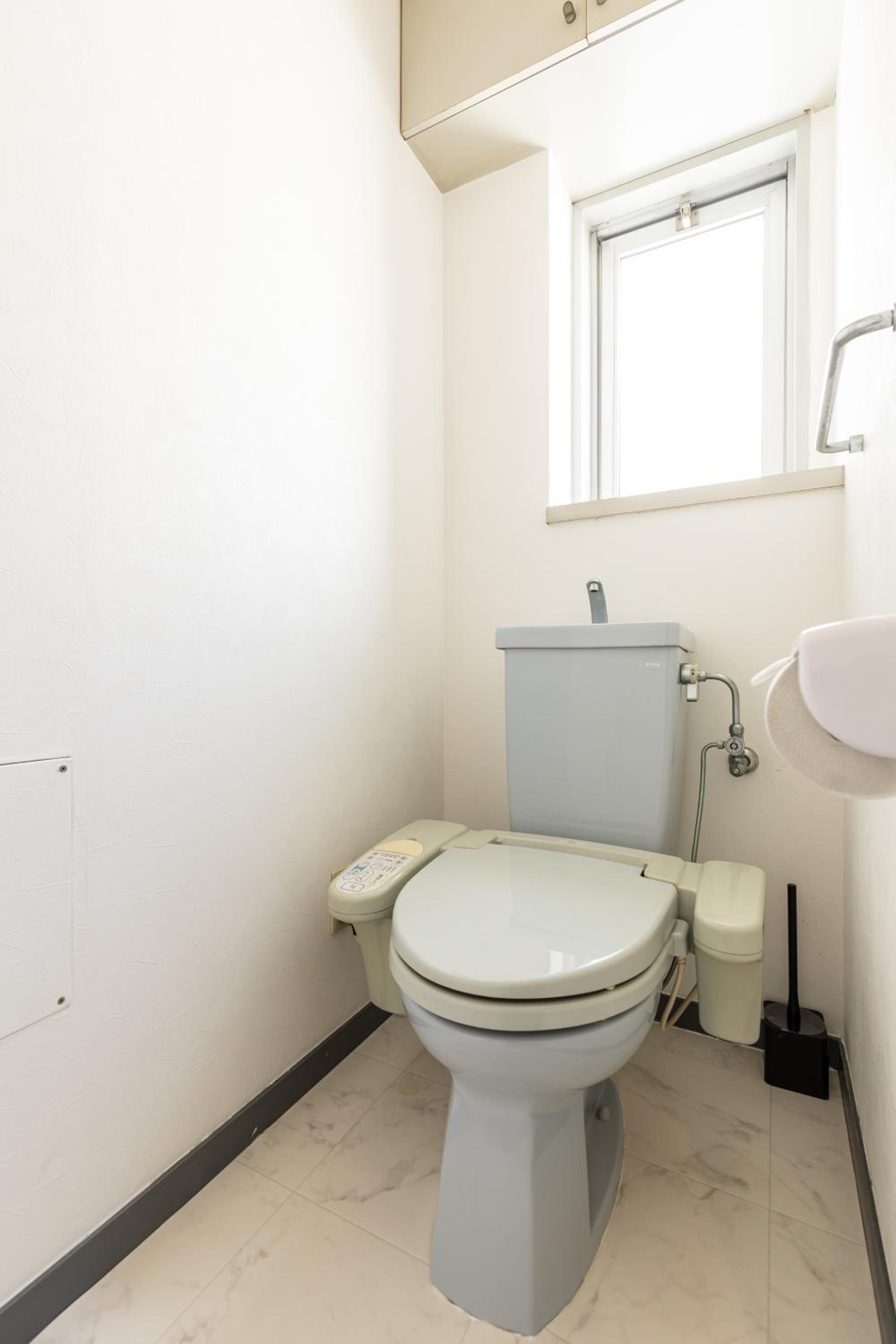 Premier Stay NAMBA なんば駅徒歩3分 3 mins walk from Namba Station 7rooms table 2baths 4toilets Osaka