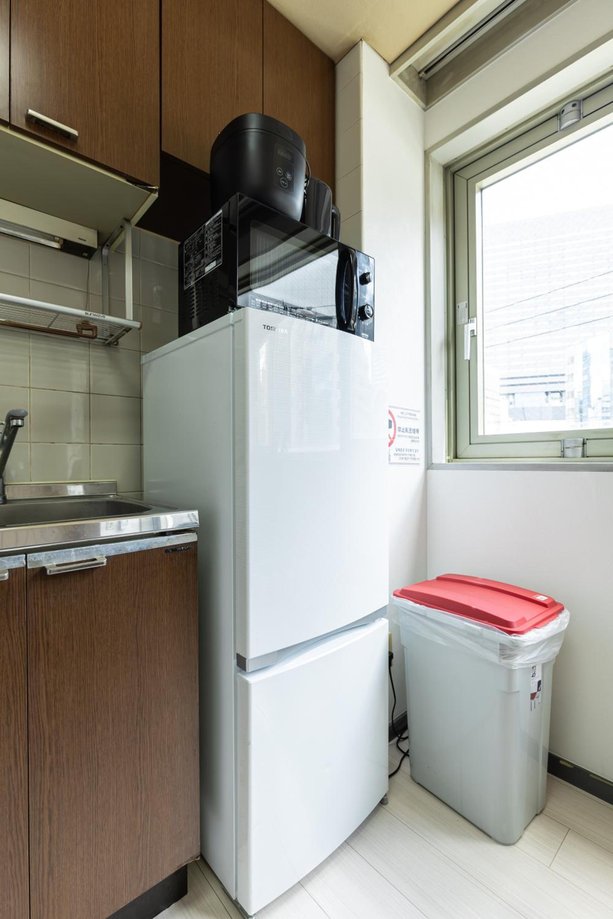 Premier Stay NAMBA なんば駅徒歩3分 3 mins walk from Namba Station 7rooms table 2baths 4toilets Osaka