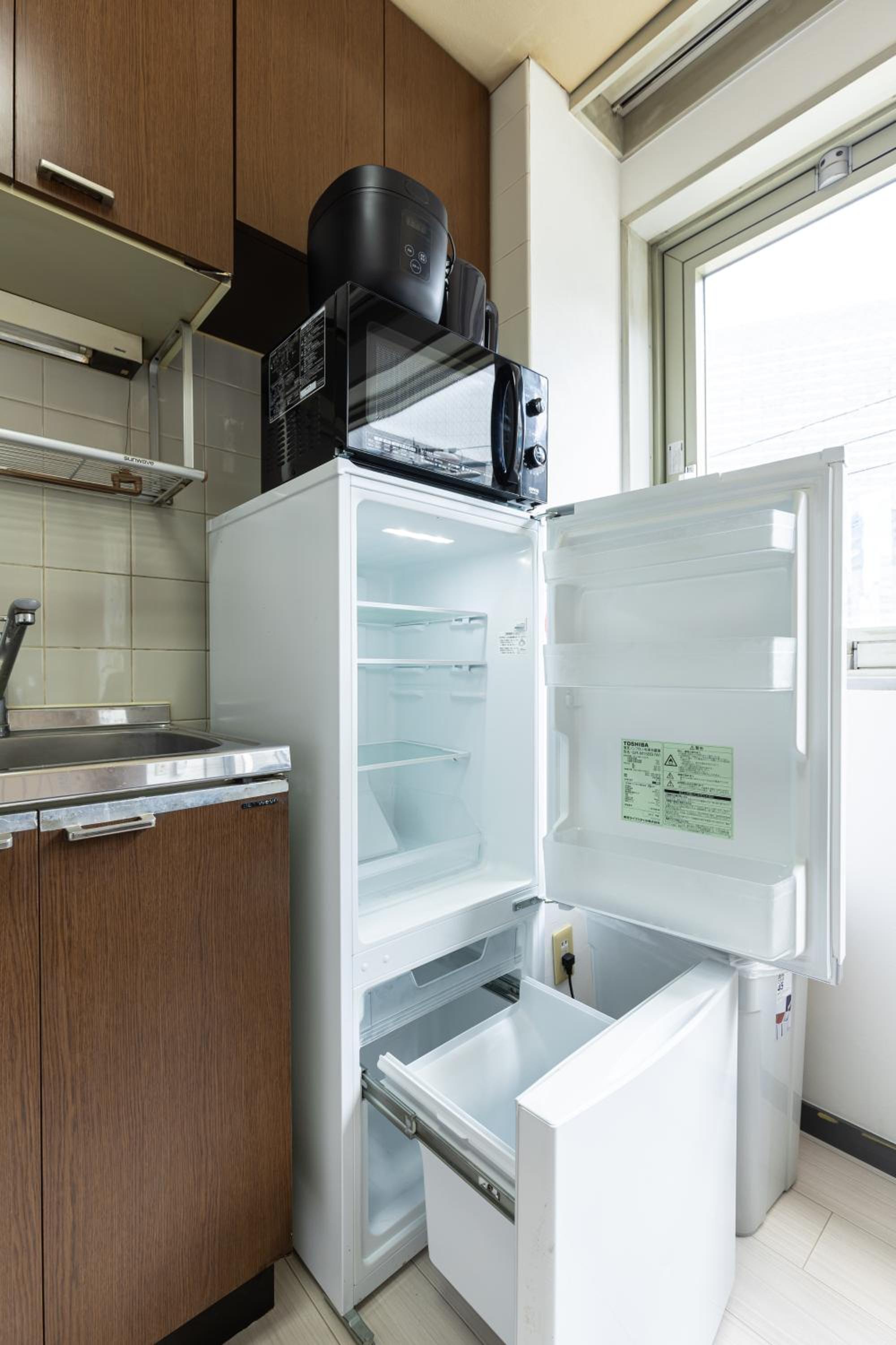 Premier Stay NAMBA なんば駅徒歩3分 3 mins walk from Namba Station 7rooms table 2baths 4toilets Osaka