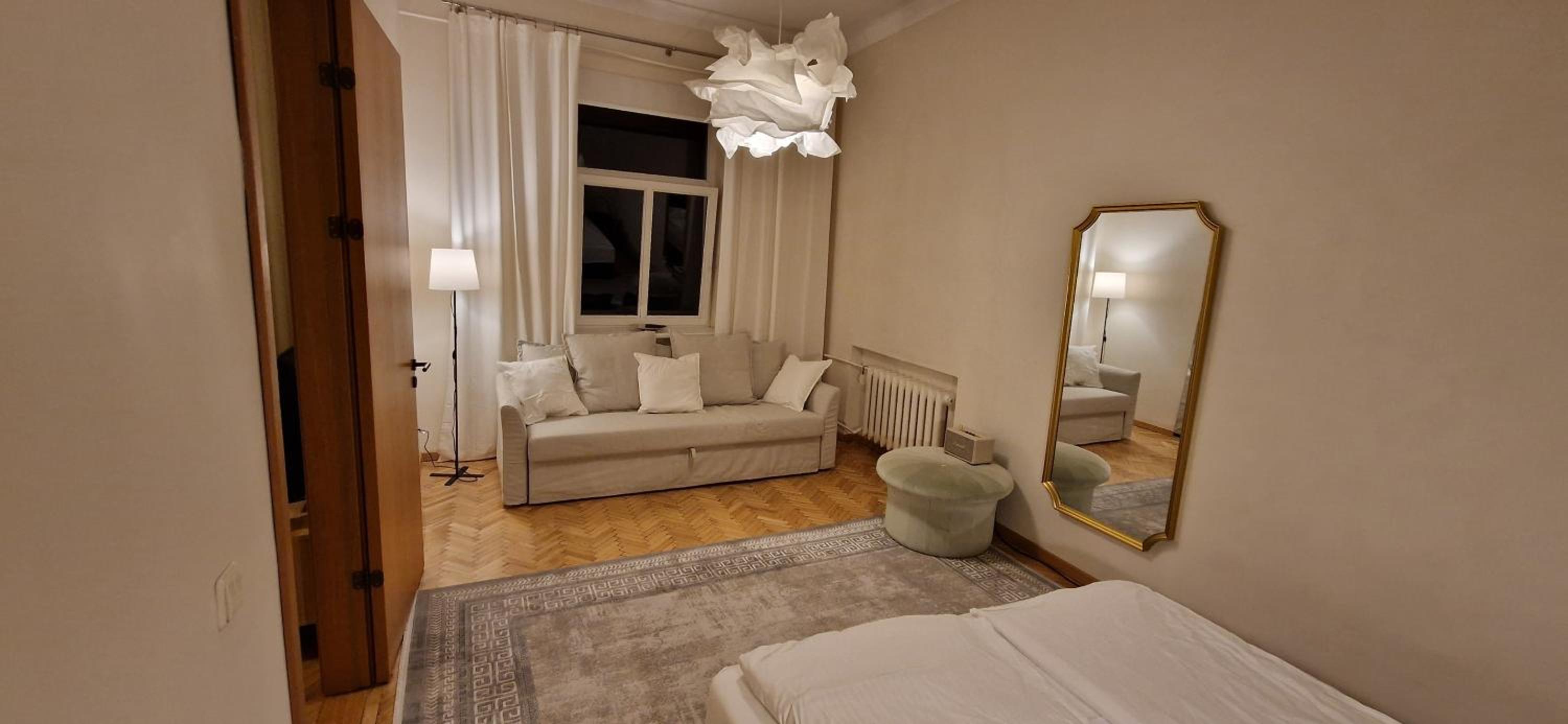 Tyzen39&38 Luxury Apartment view 5