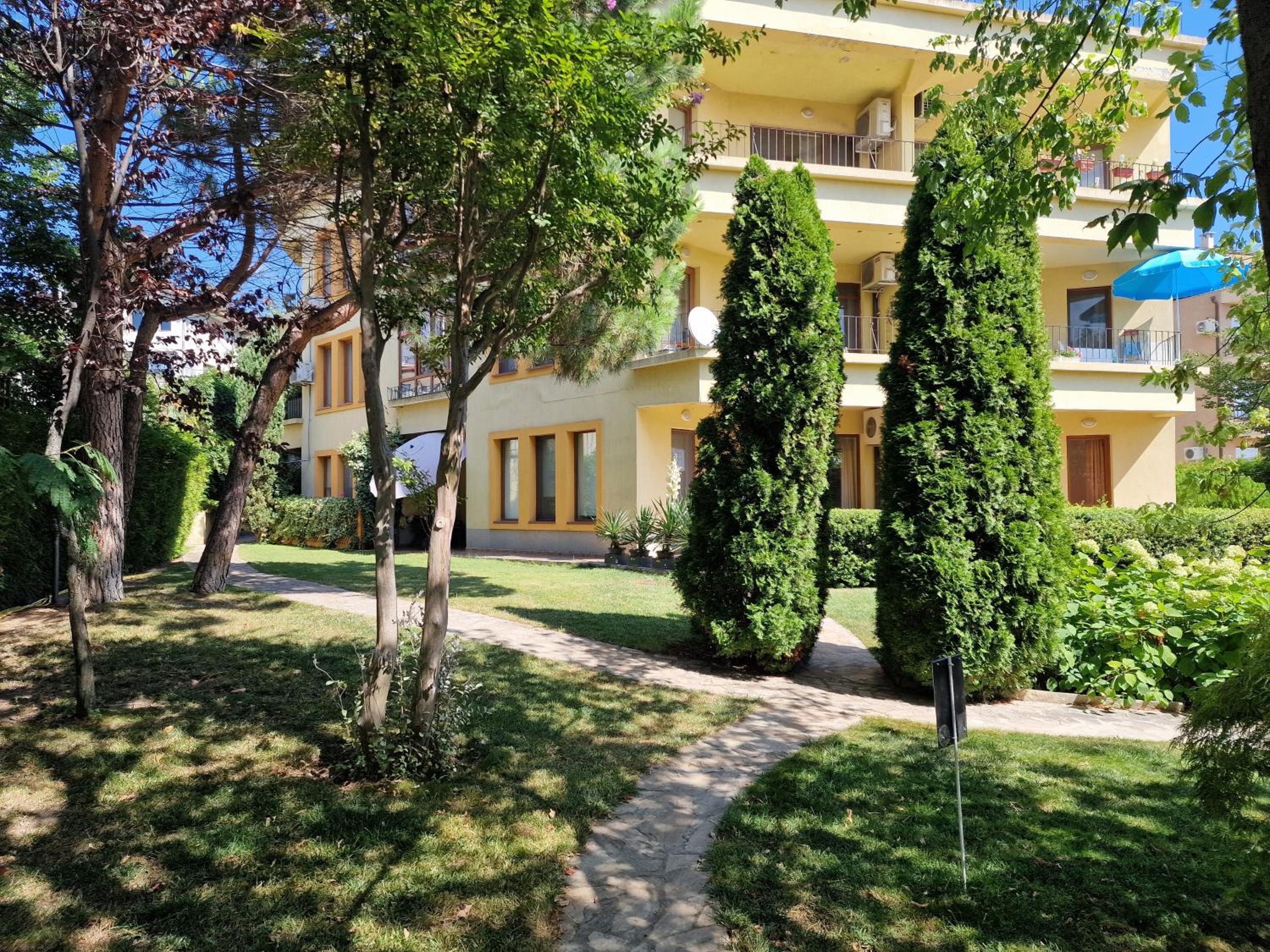 Photo 18