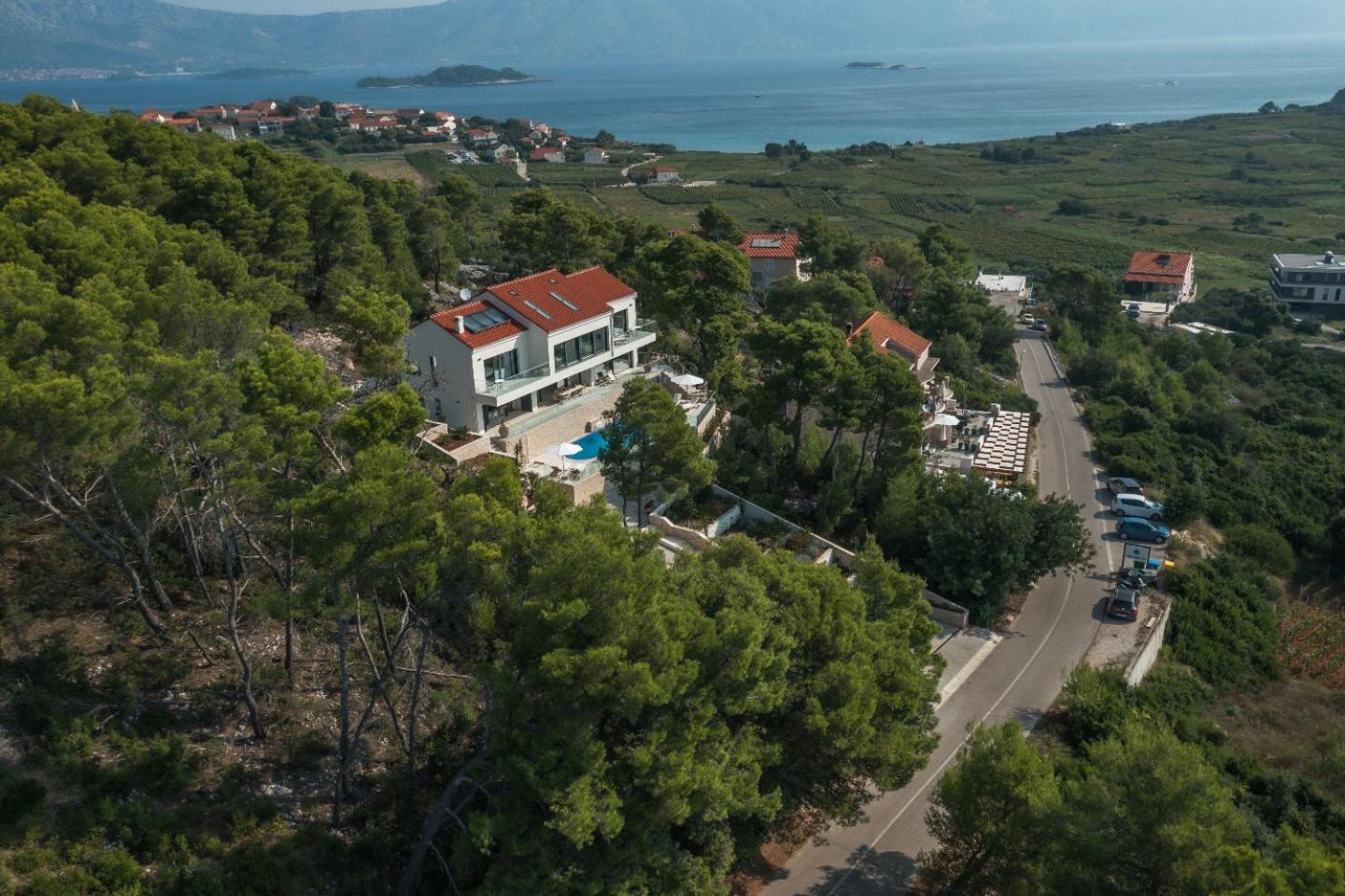 Villa Hera Lumbarda - Private Pool, Near Beaches, Ideal for Groups view 2