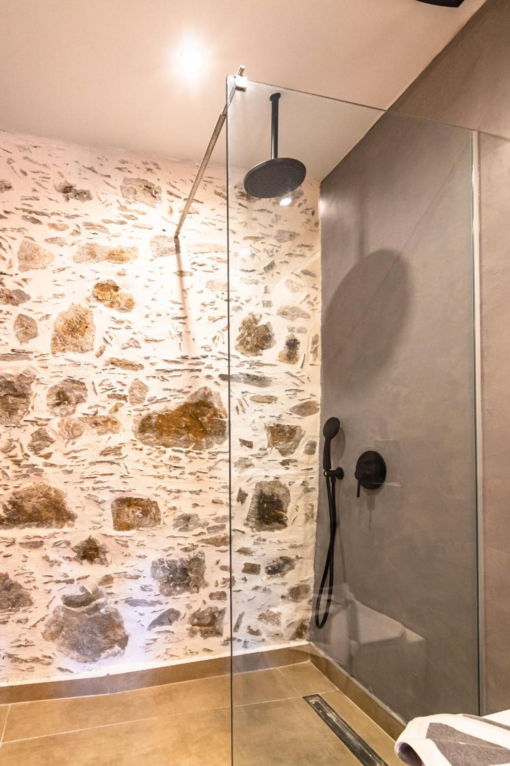 Plagia Rooms