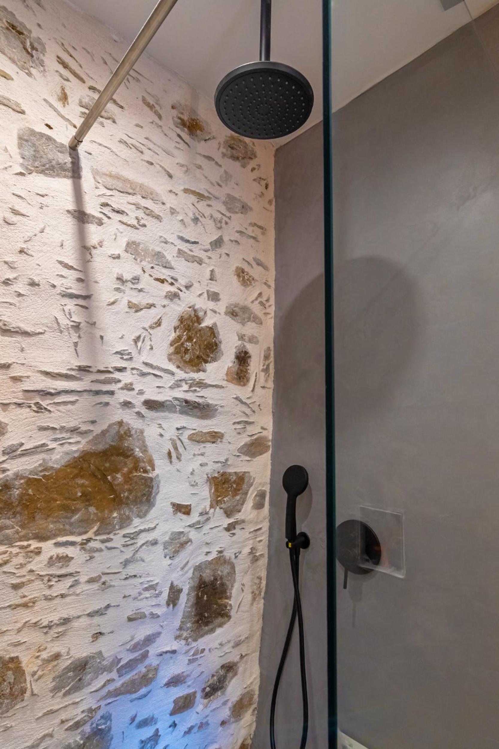 Plagia Rooms