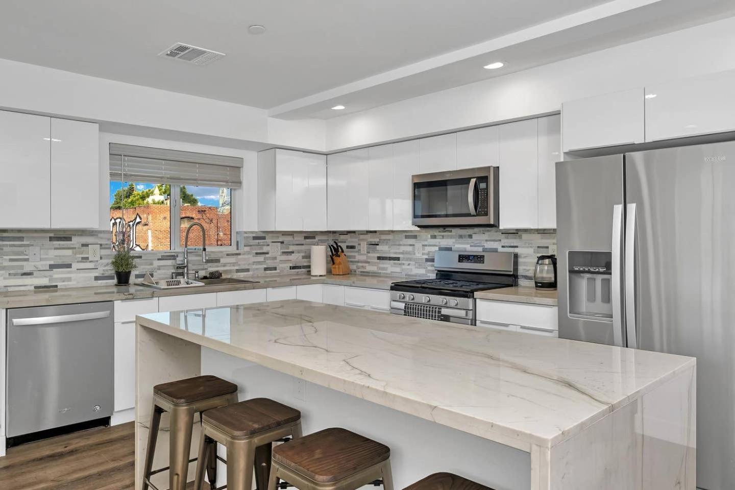 Wonderful 3 Bedroom Home Perfect for Getaway - Image 2