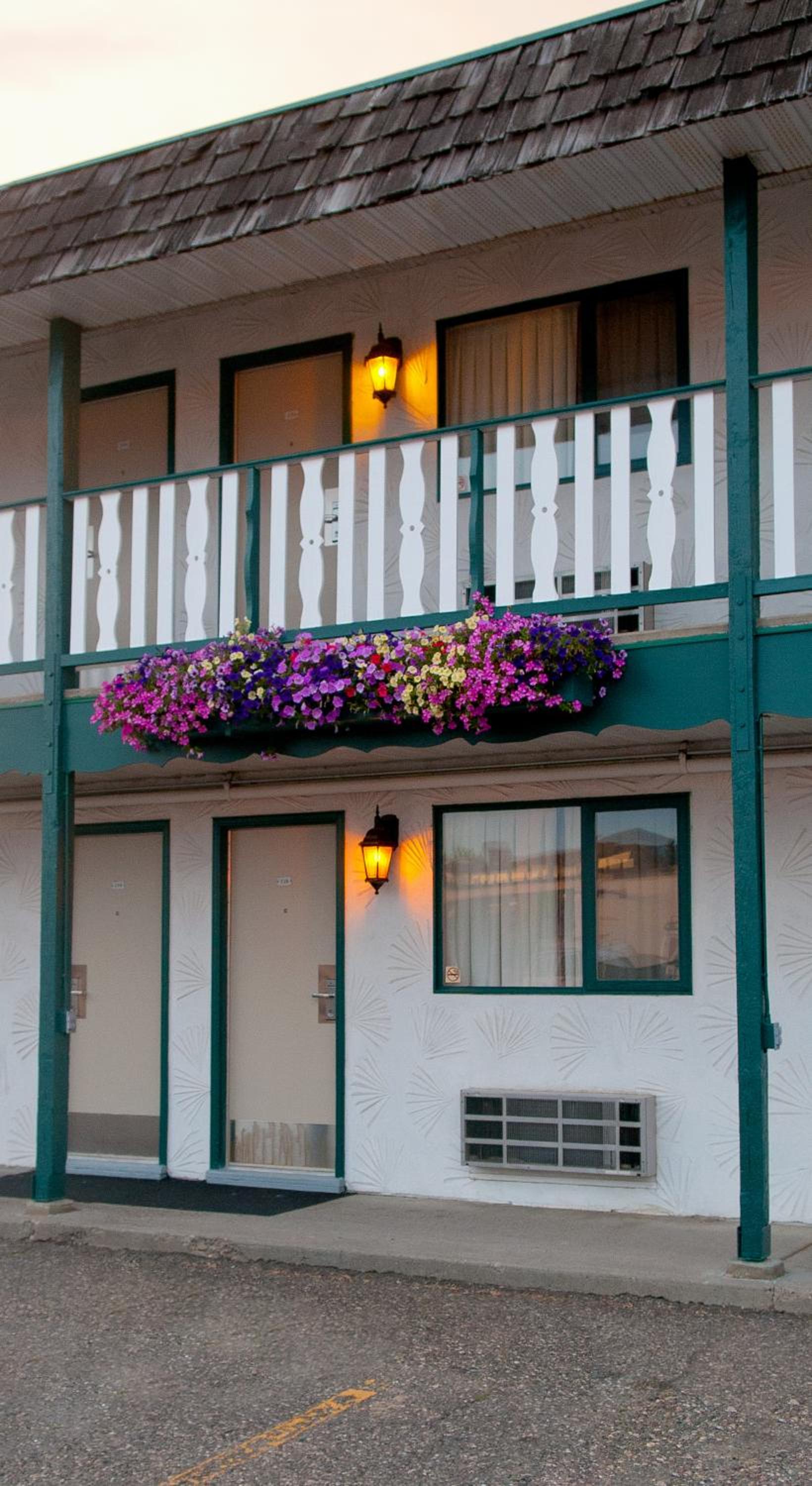 Grama's Inn