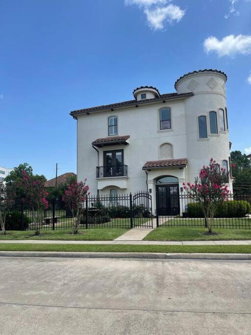 ADELINA mini-castle at Galleria with heated pool & spa