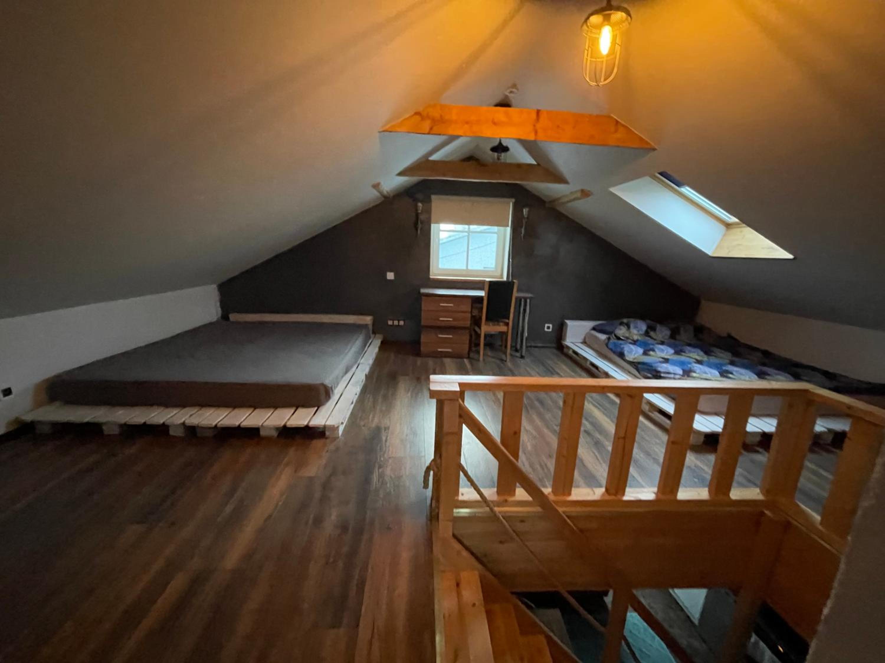 Cozy Attic Apartment