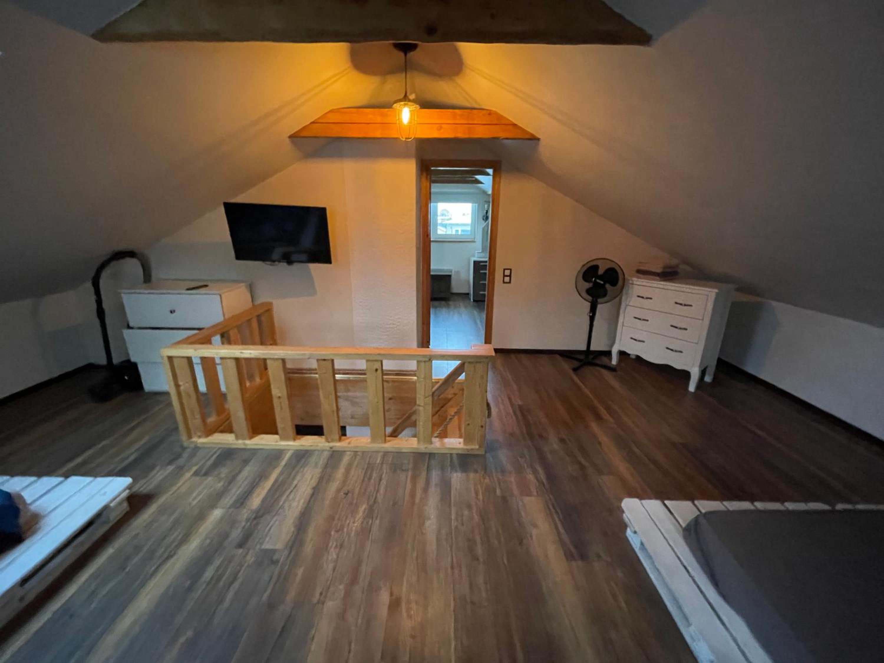 Cozy Attic Apartment