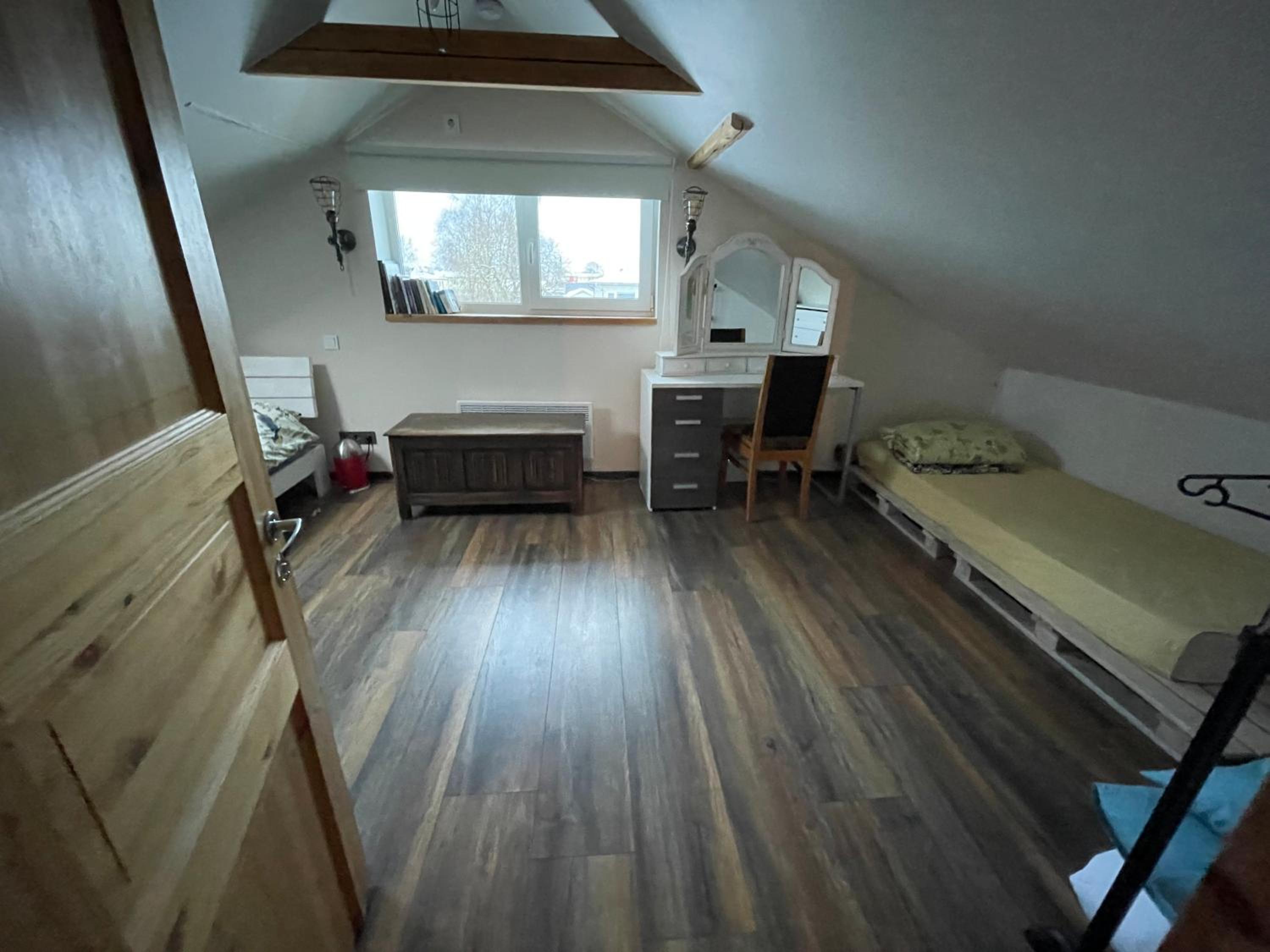 Cozy Attic Apartment
