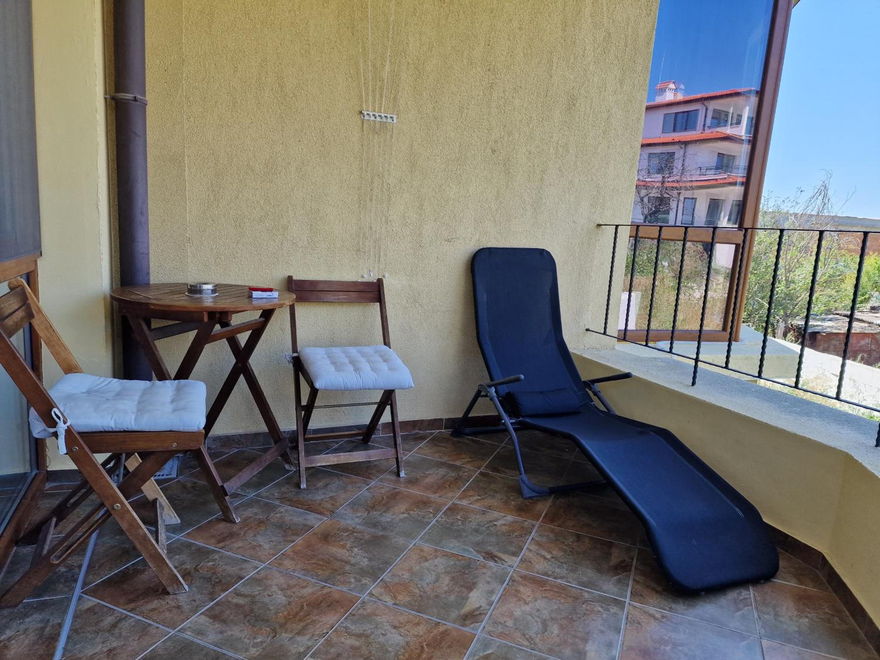 Pool & BBQ Garden Oasis, Quiet Relaxation near the Beach, Free Parking, Fast WiFi view 2