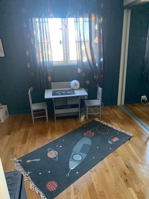 Trivelig villa med innendørs peis view 5