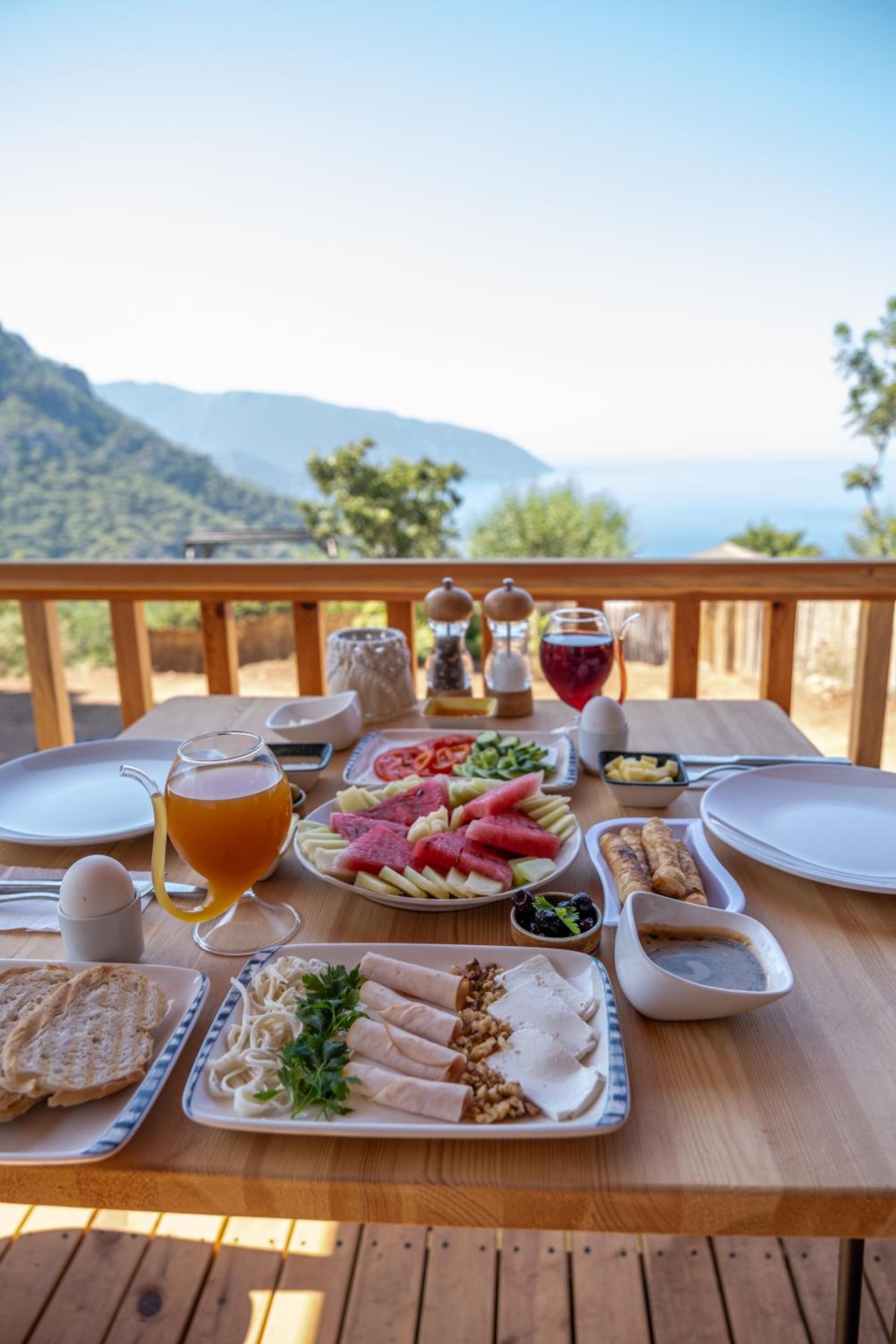Goat Bungalow and Camping