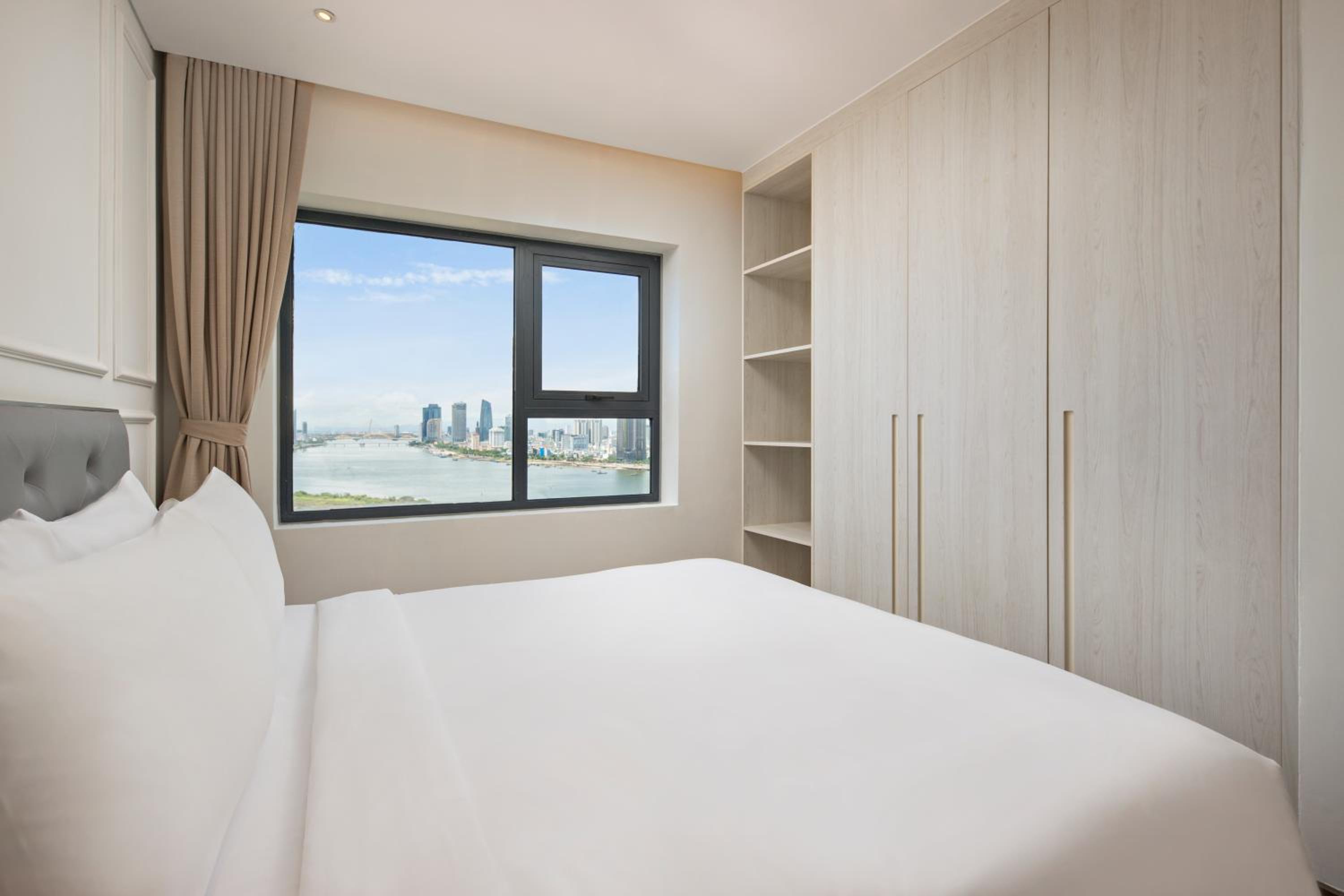 Wyndham Danang Golden Bay 200