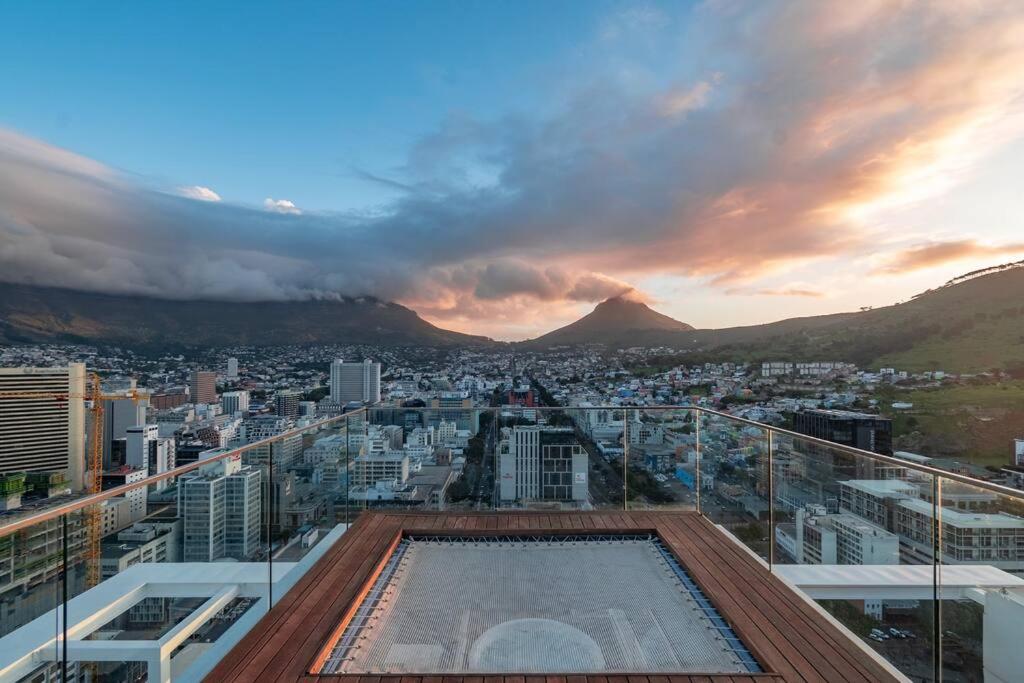 Highest Penthouse in the City - 16 On Bree Luxury
