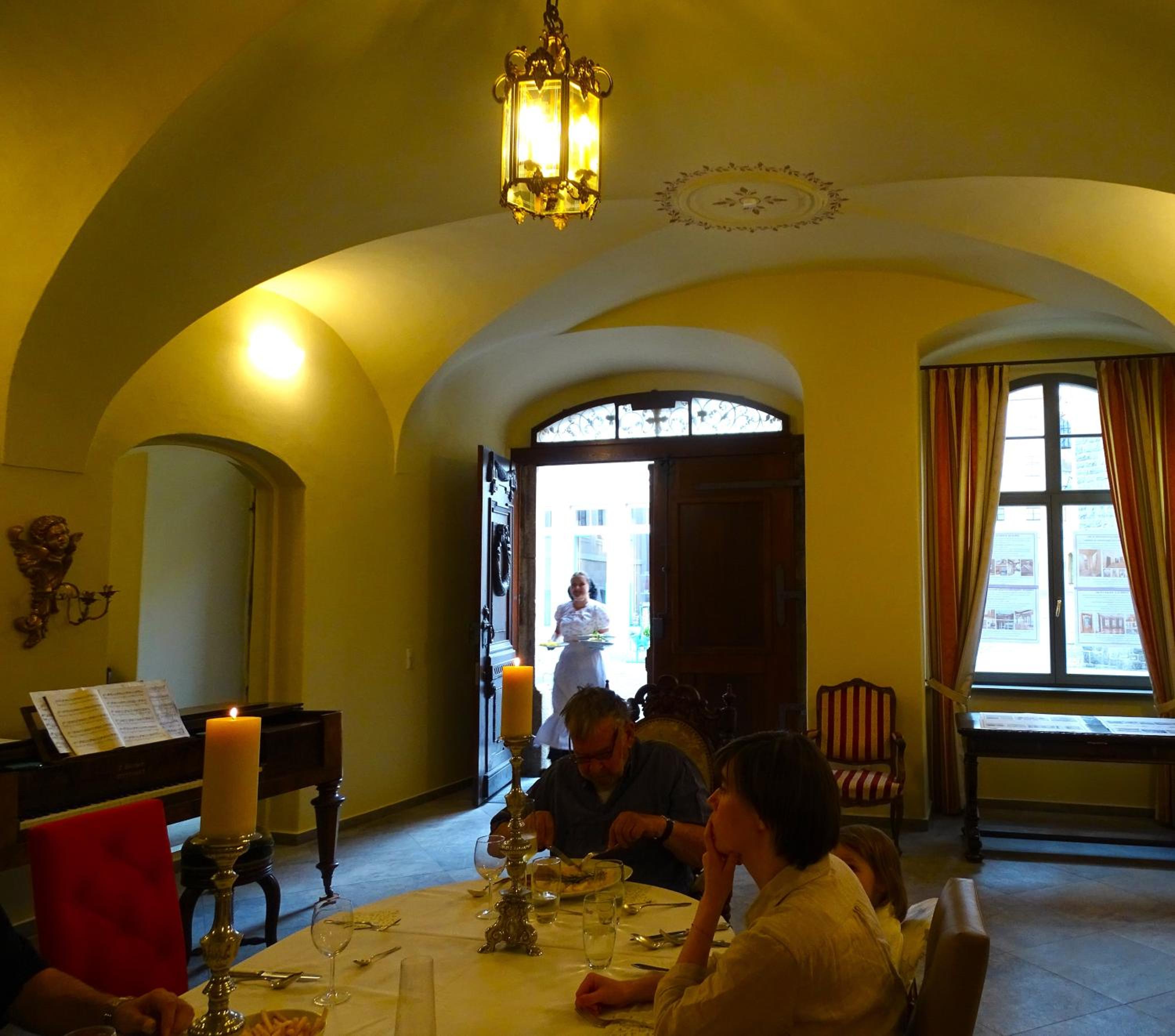 Stadtpalais Marché-Suite maximal 2 Personen und 1 Kleinkind