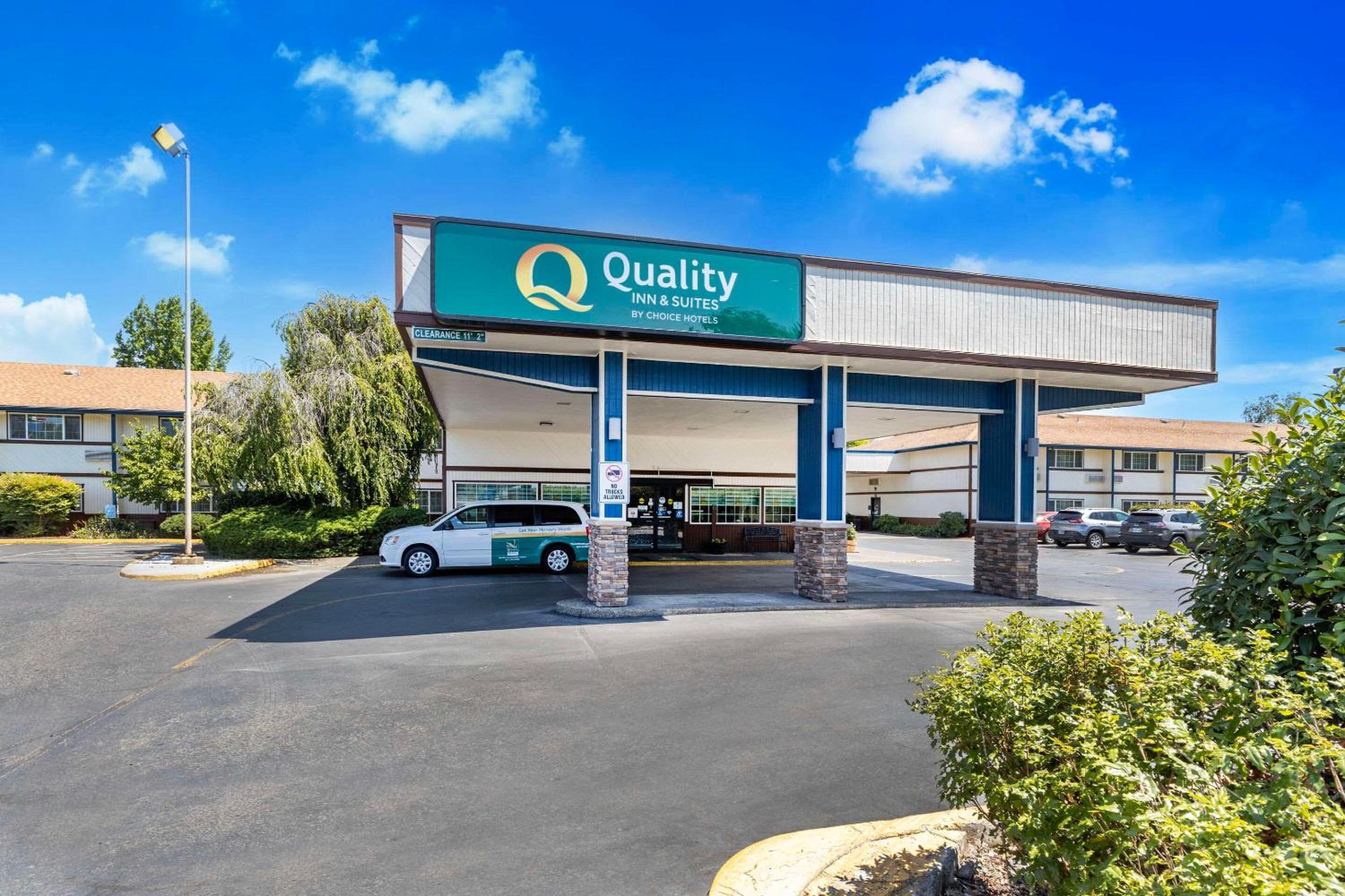 Medford Vacations - Quality Inn  Suites Medford Airport - Property Image 7
