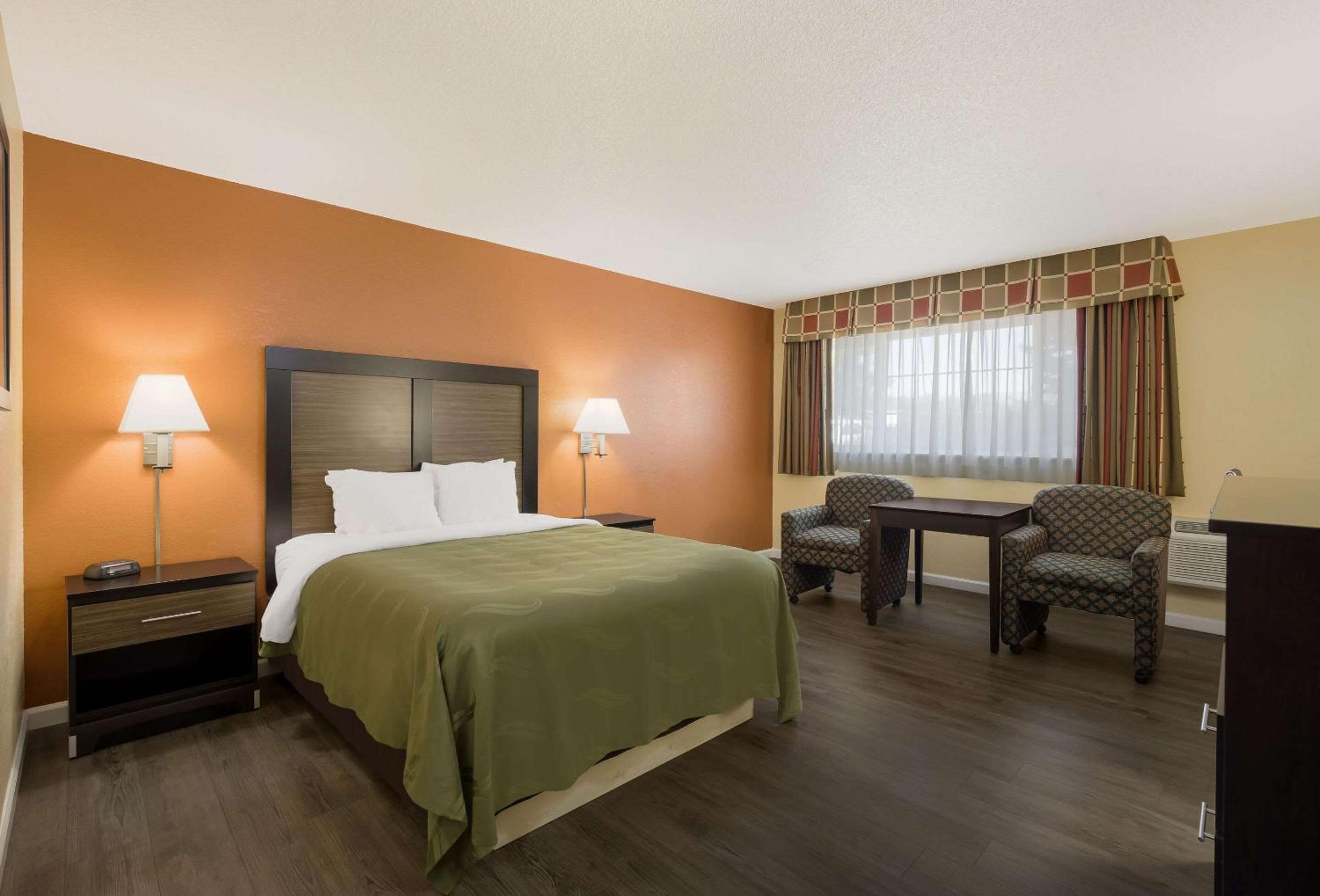 Medford Vacations - Quality Inn  Suites Medford Airport - Property Image 11