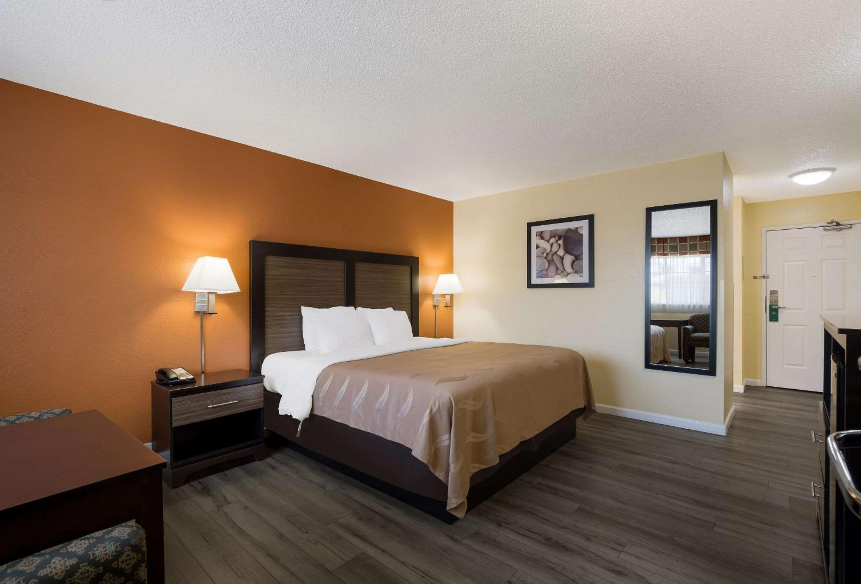 Medford Vacations - Quality Inn Suites Medford Airport - Property Image 16