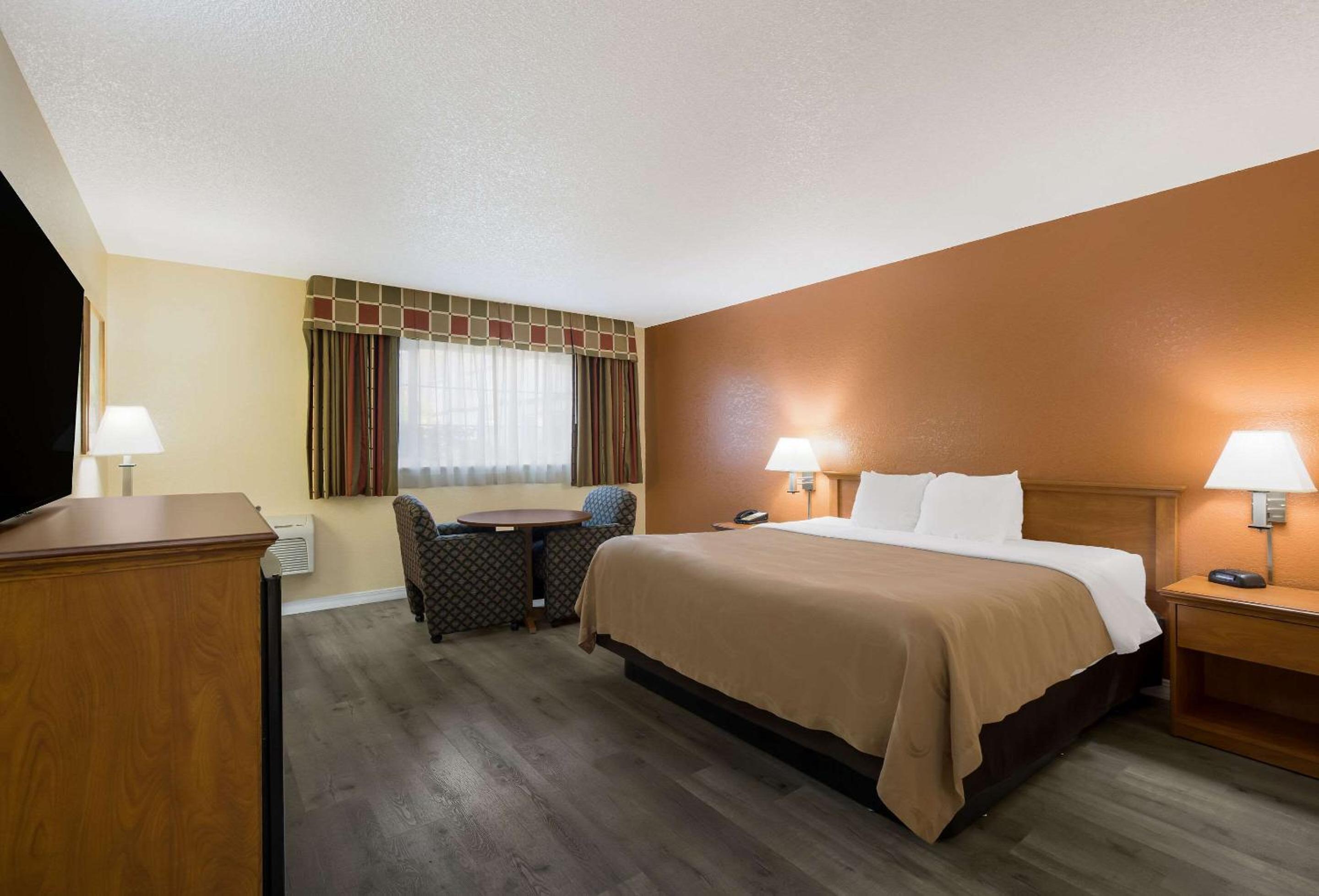 Medford Vacations - Quality Inn Suites Medford Airport - Property Image 18