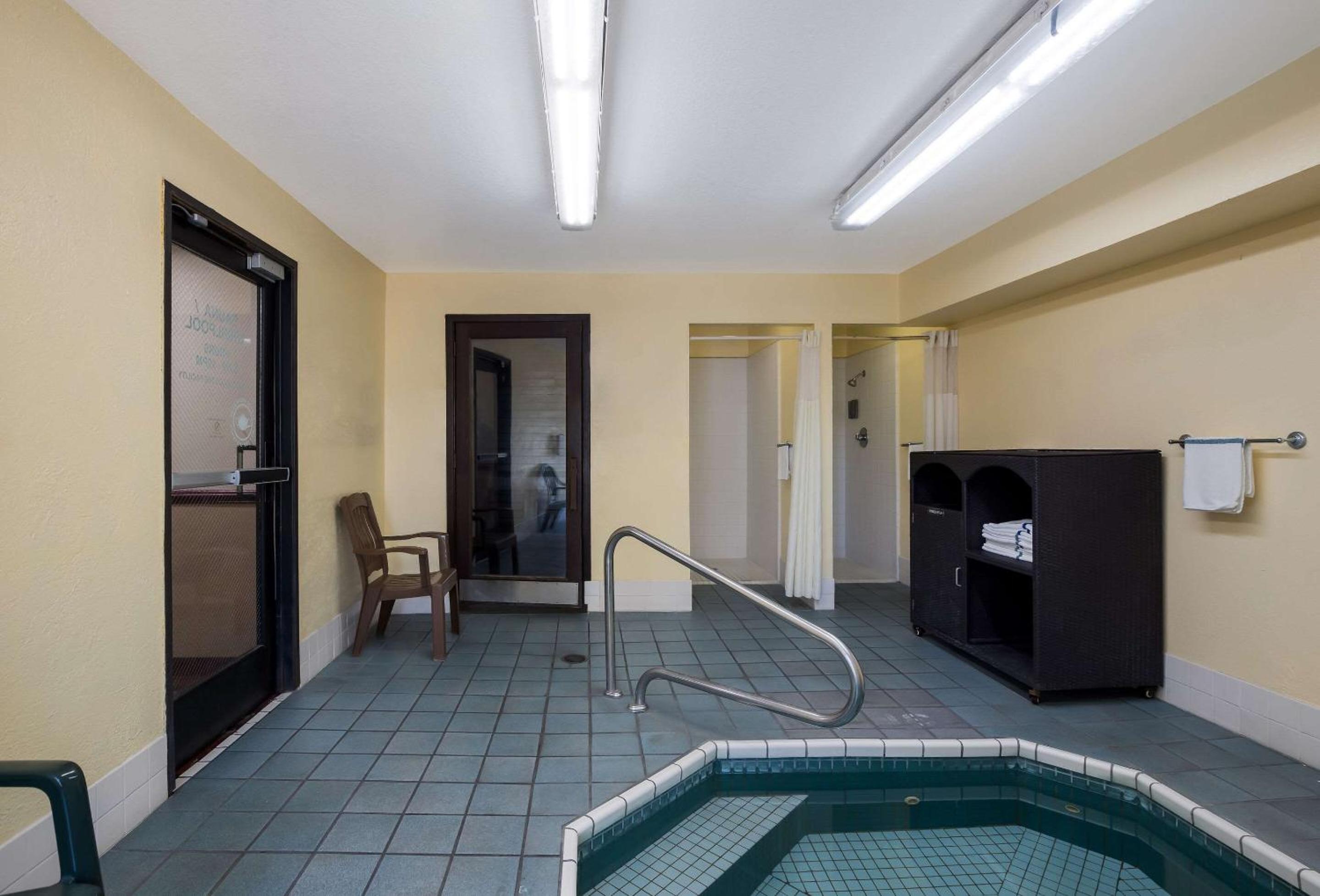 Medford Vacations - Quality Inn Suites Medford Airport - Property Image 28