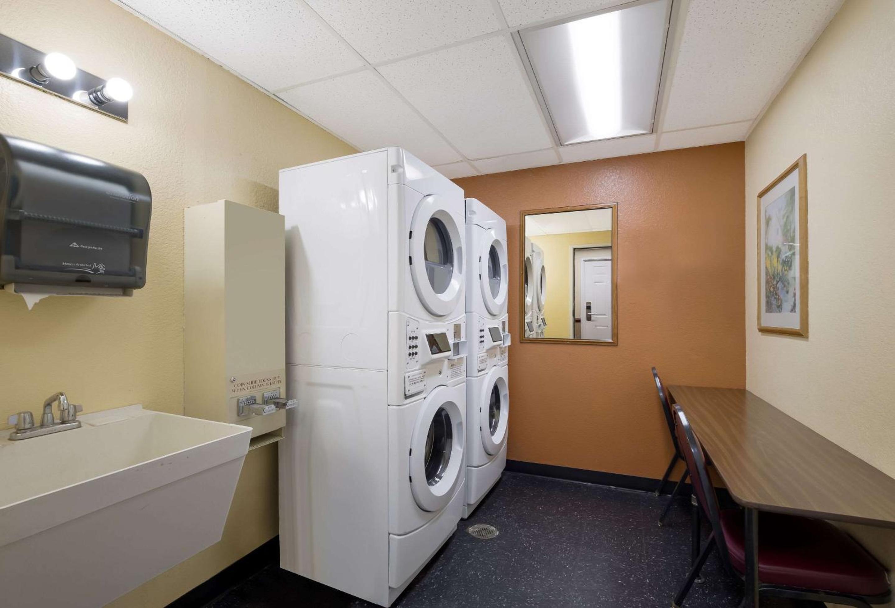 Medford Vacations - Quality Inn Suites Medford Airport - Property Image 24