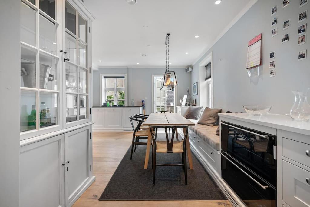 Bergen Vacations - Beautiful townhouse super Central in Bergen - 4 bedrooms 8 guests - Property Image 38