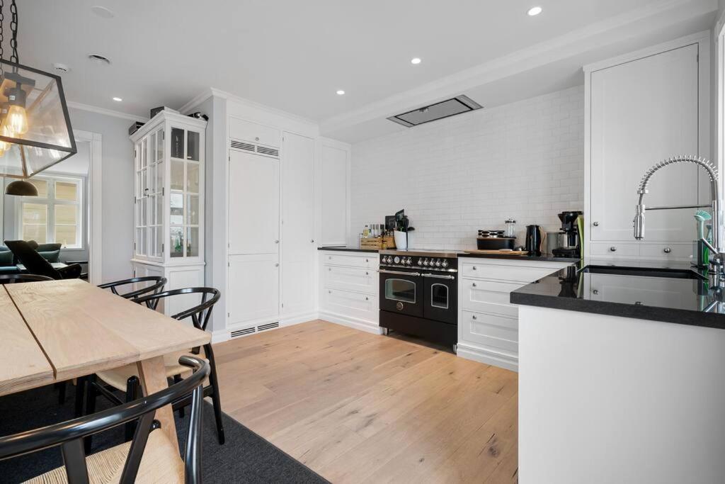 Bergen Vacations - Beautiful townhouse super Central in Bergen - 4 bedrooms 8 guests - Property Image 41