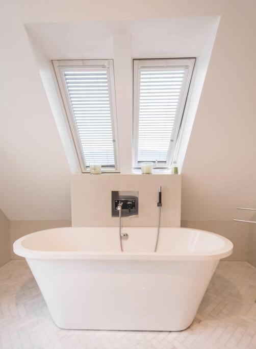 Bergen Vacations - Beautiful townhouse super Central in Bergen - 4 bedrooms 8 guests - Property Image 2