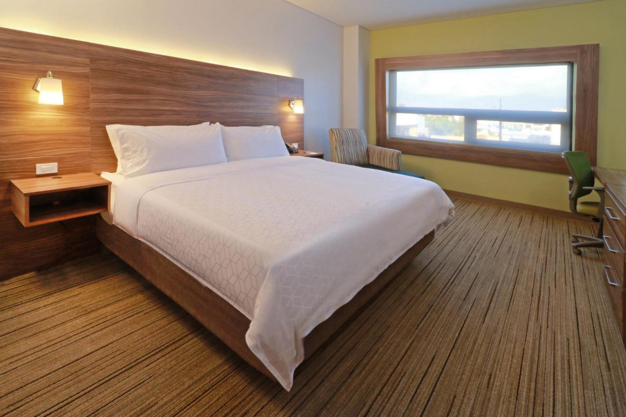 Ensenada Vacations - Holiday Inn Express Suites - Ensenada Centro, an IHG Hotel - Property Image 12