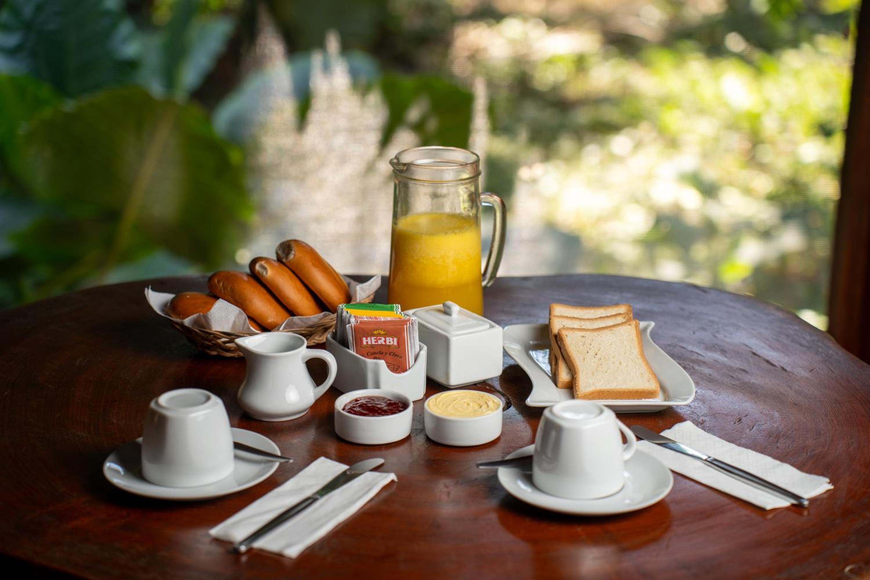 Ecolucerna Lodge Tambopata