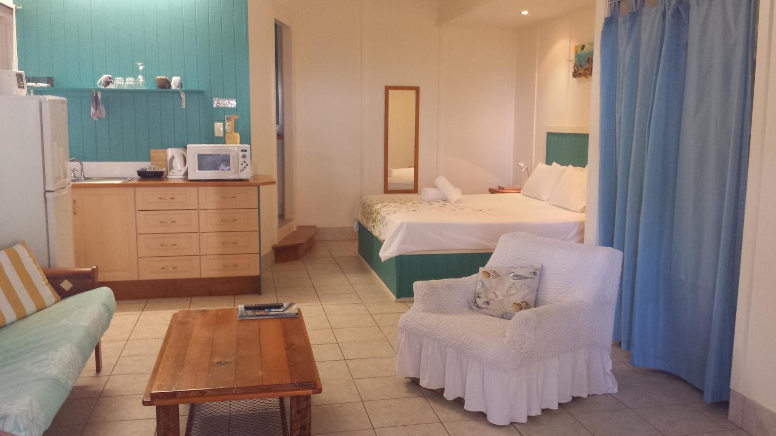 Arcadia Beach Guest House and Car Hire