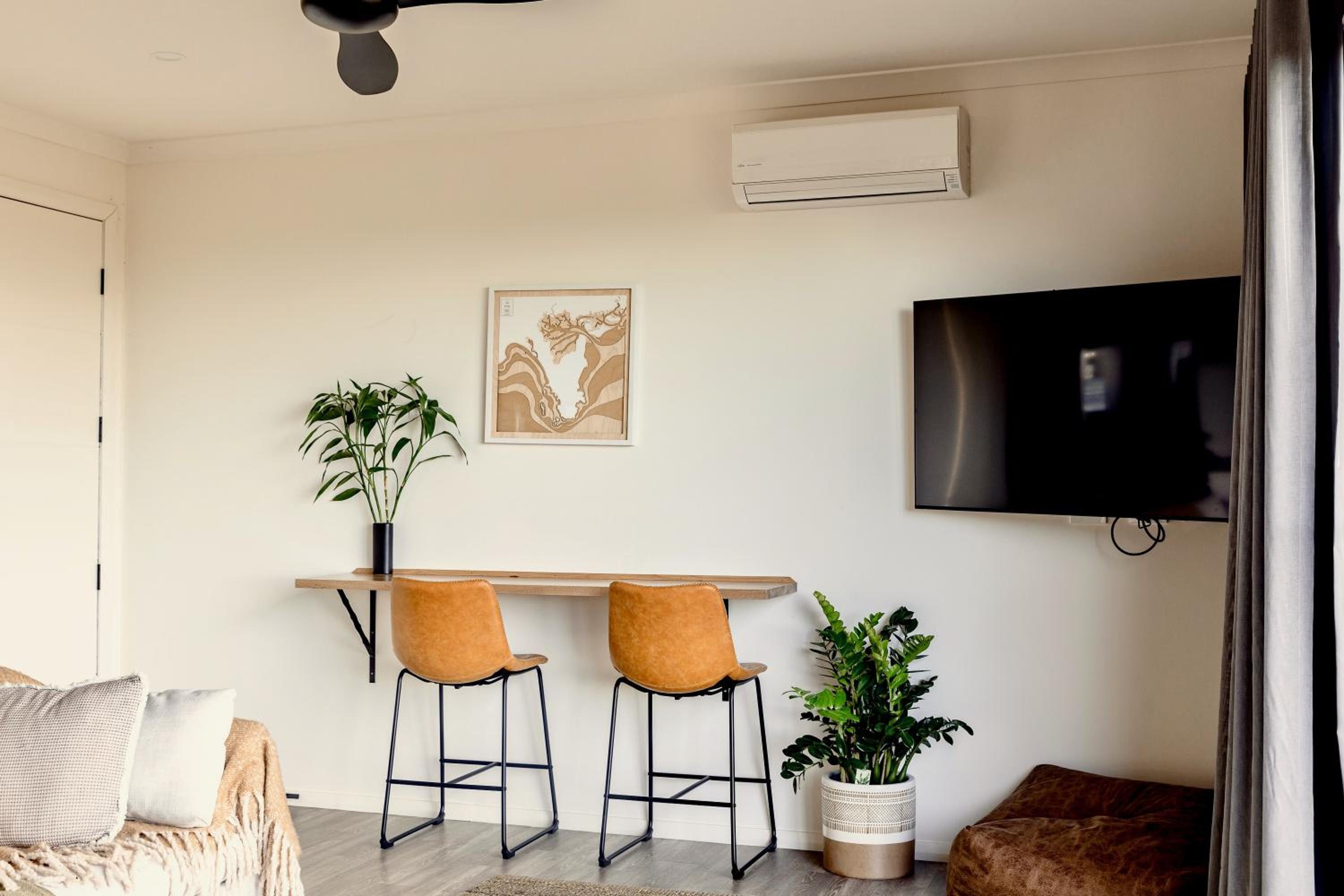Wamoon Retreat Apartment Luxury Gateway to Wilsons Prom