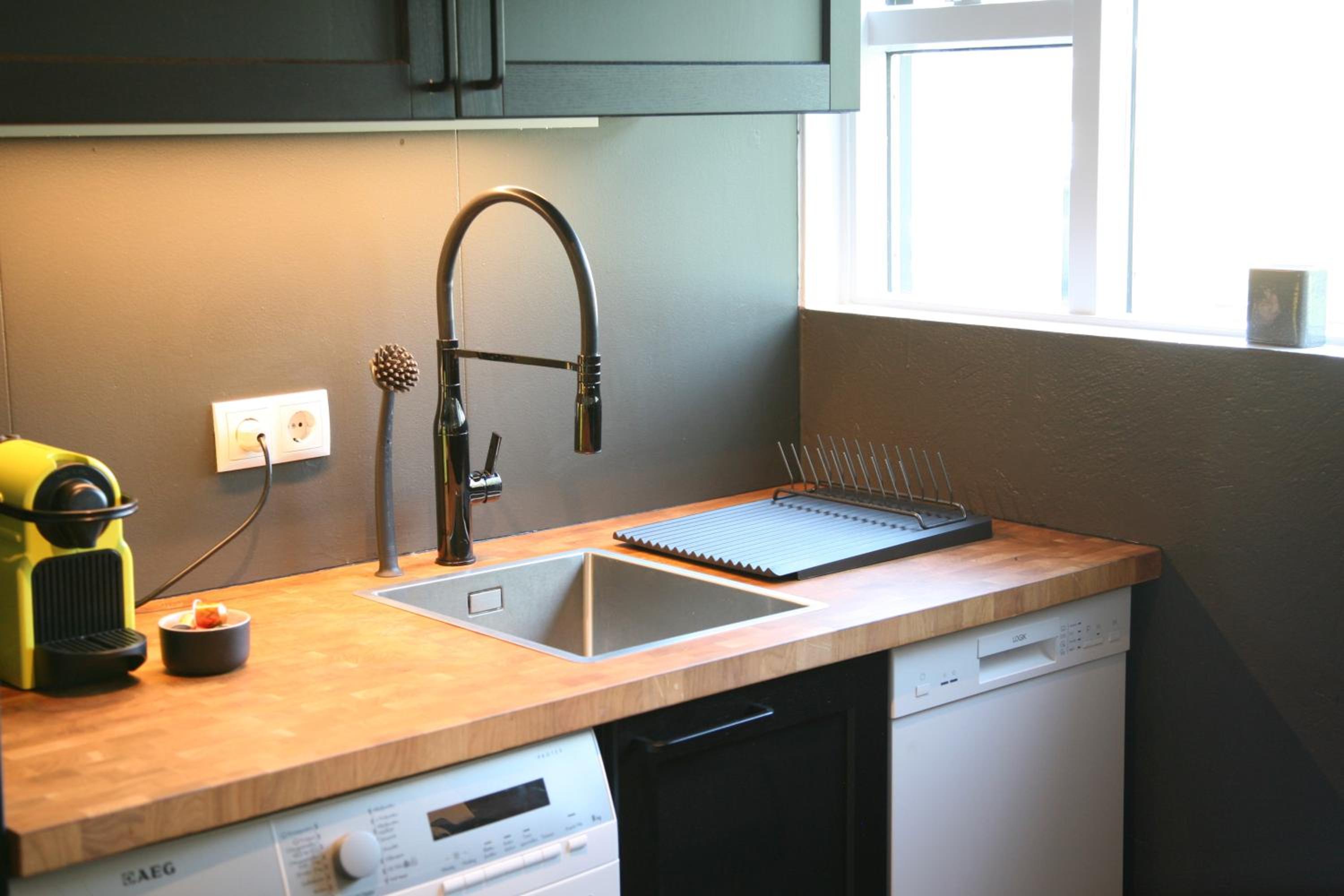 Spacious & refurbished 1 bedroom apartment in suburban Reykjavik