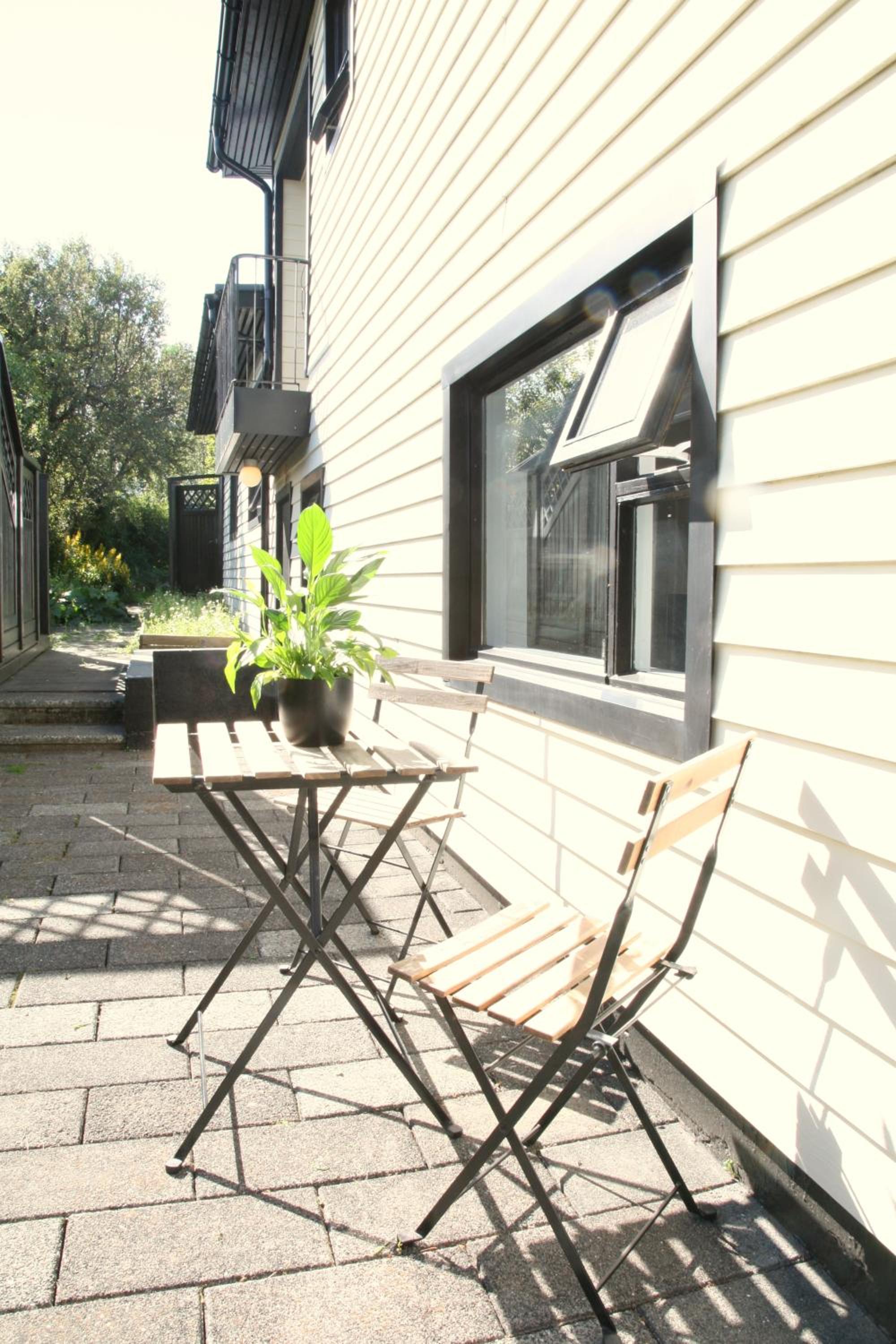 Spacious & refurbished 1 bedroom apartment in suburban Reykjavik