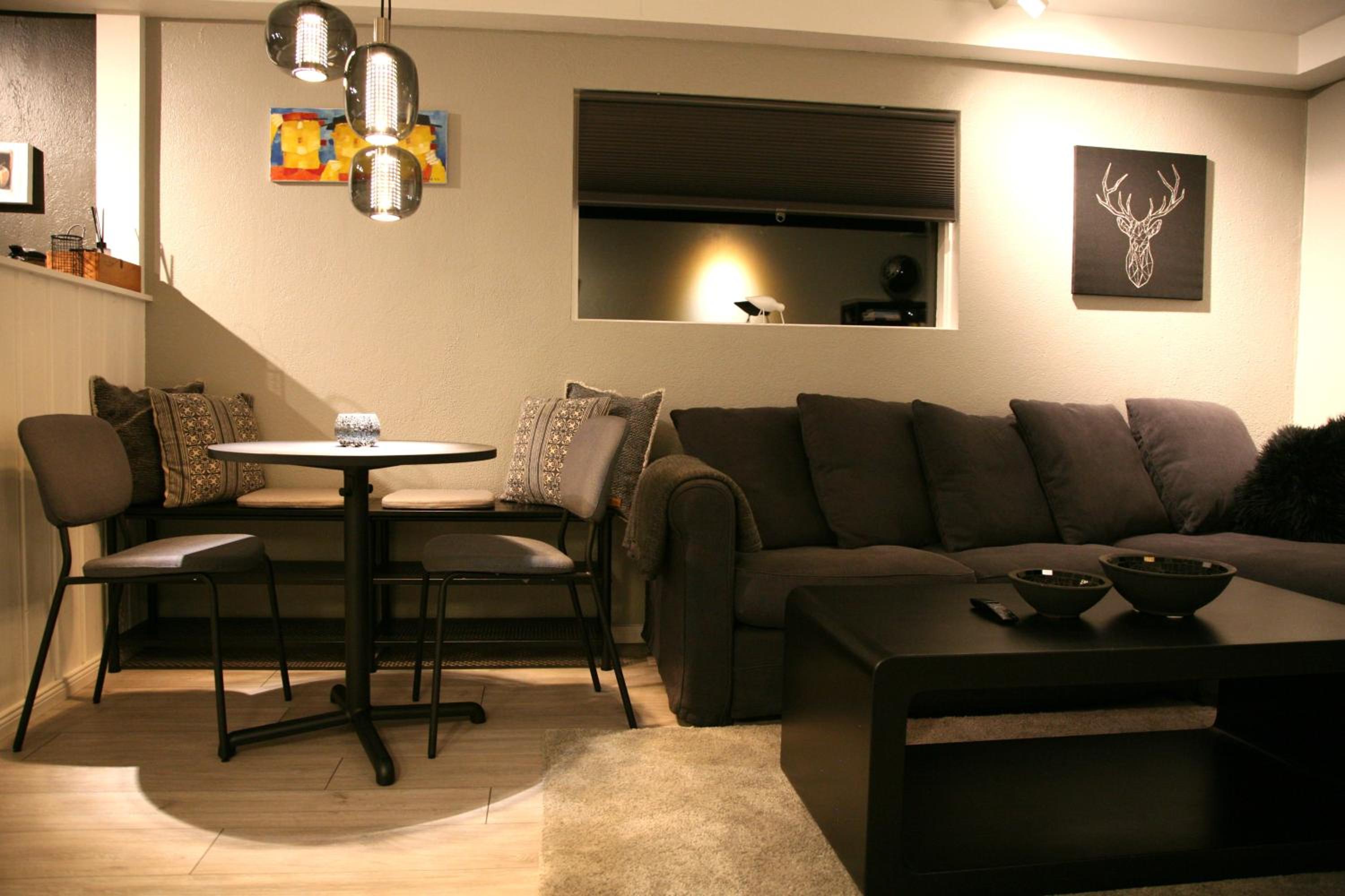 Spacious & refurbished 1 bedroom apartment in suburban Reykjavik