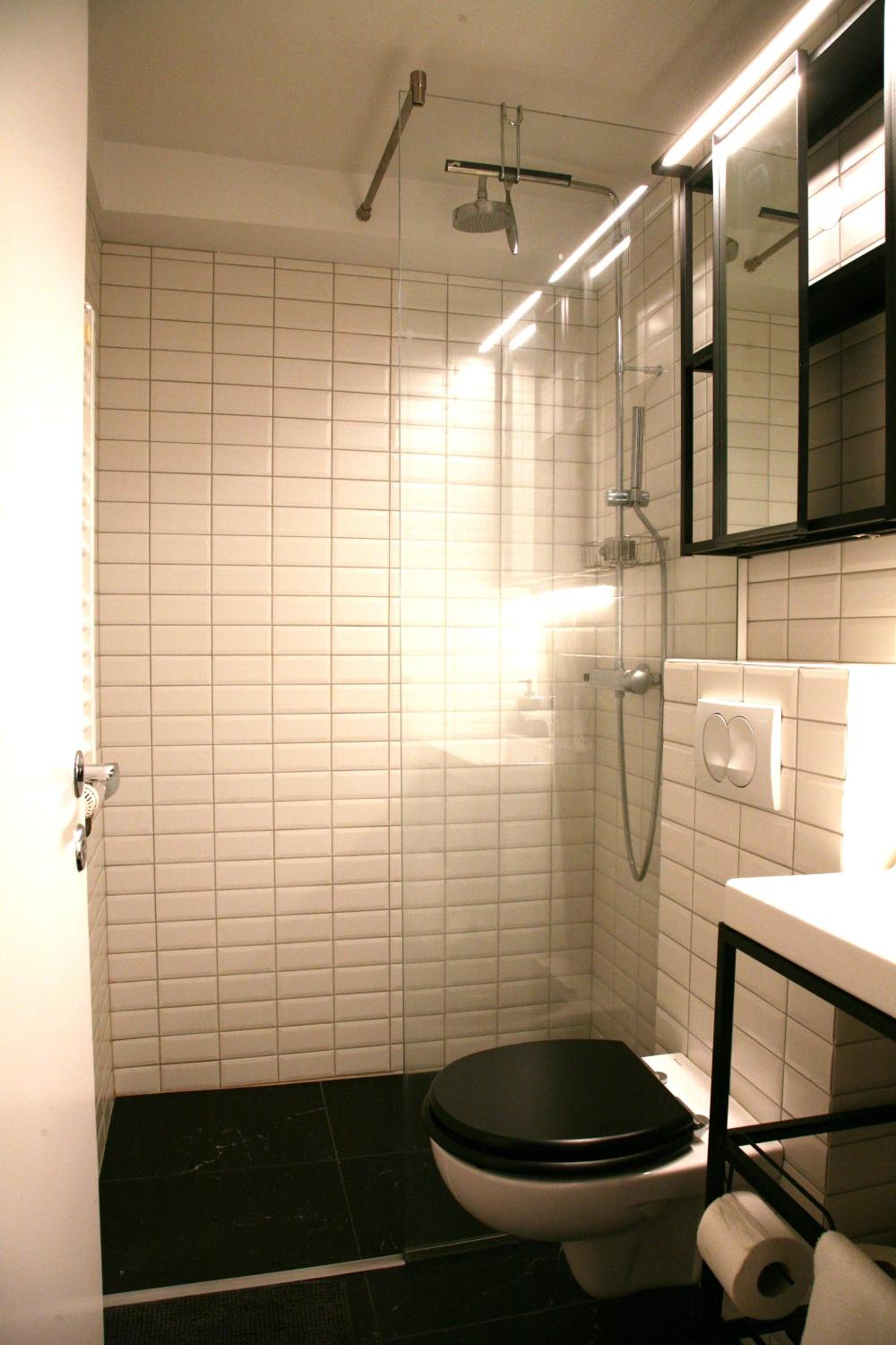Spacious & refurbished 1 bedroom apartment in suburban Reykjavik