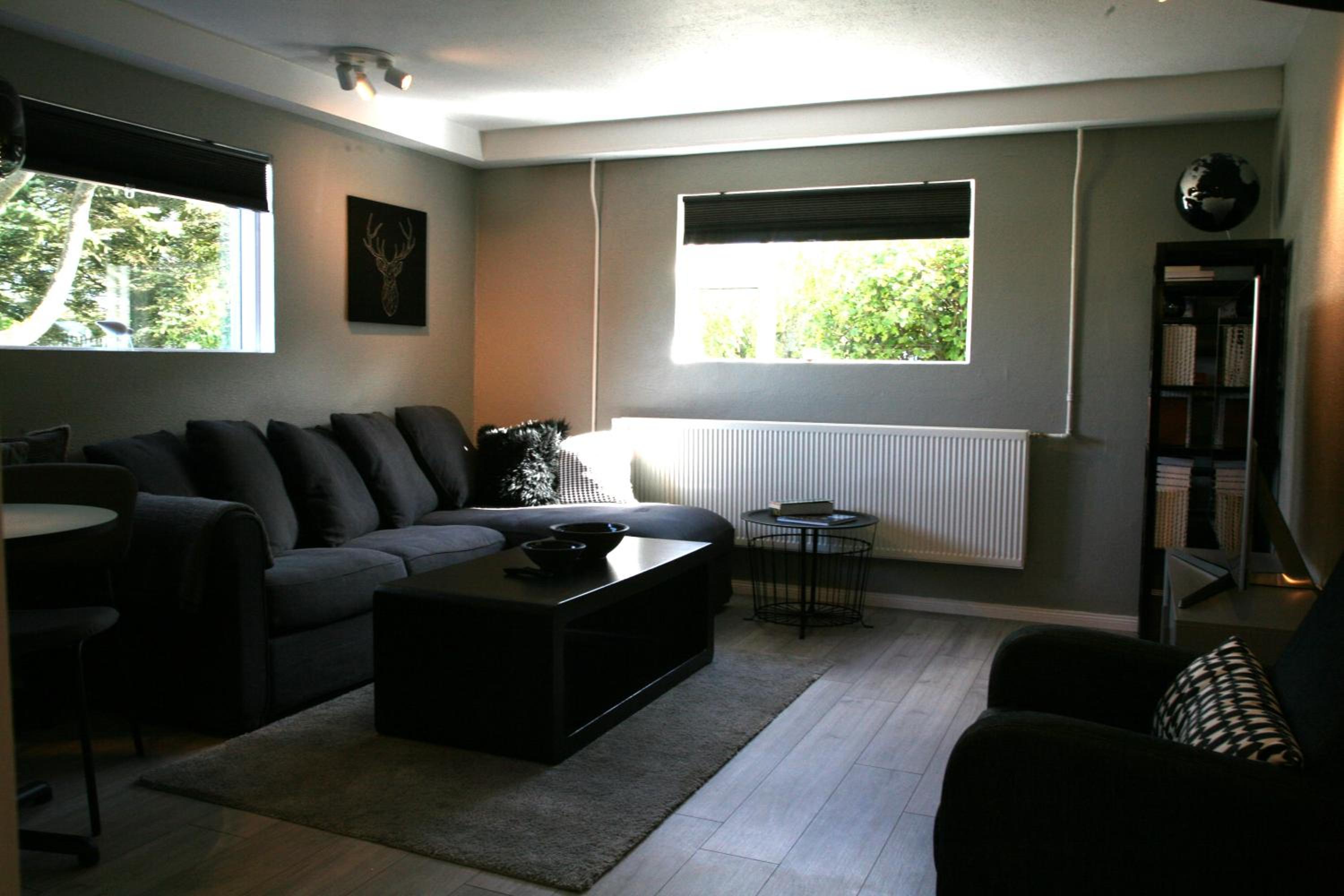 Spacious & refurbished 1 bedroom apartment in suburban Reykjavik