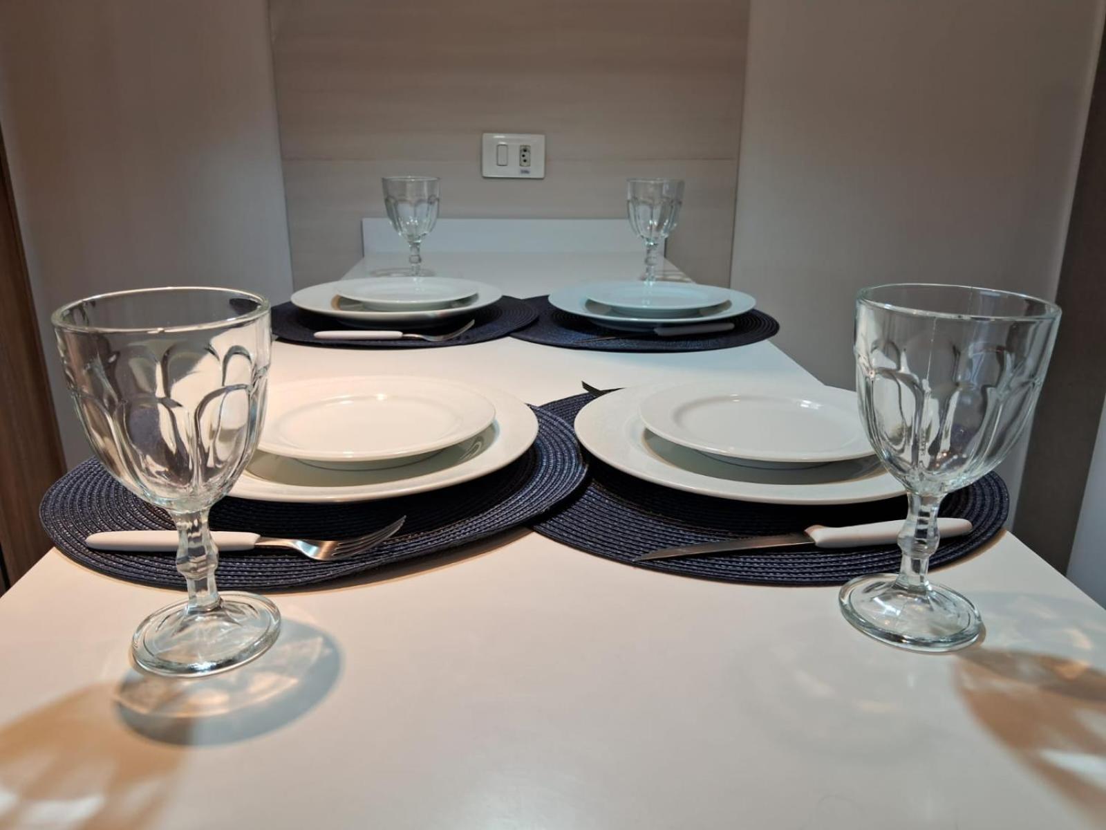 Lindo studio equipado em apartamento clube com academia e conforto no centro de Curitiba - MID Home