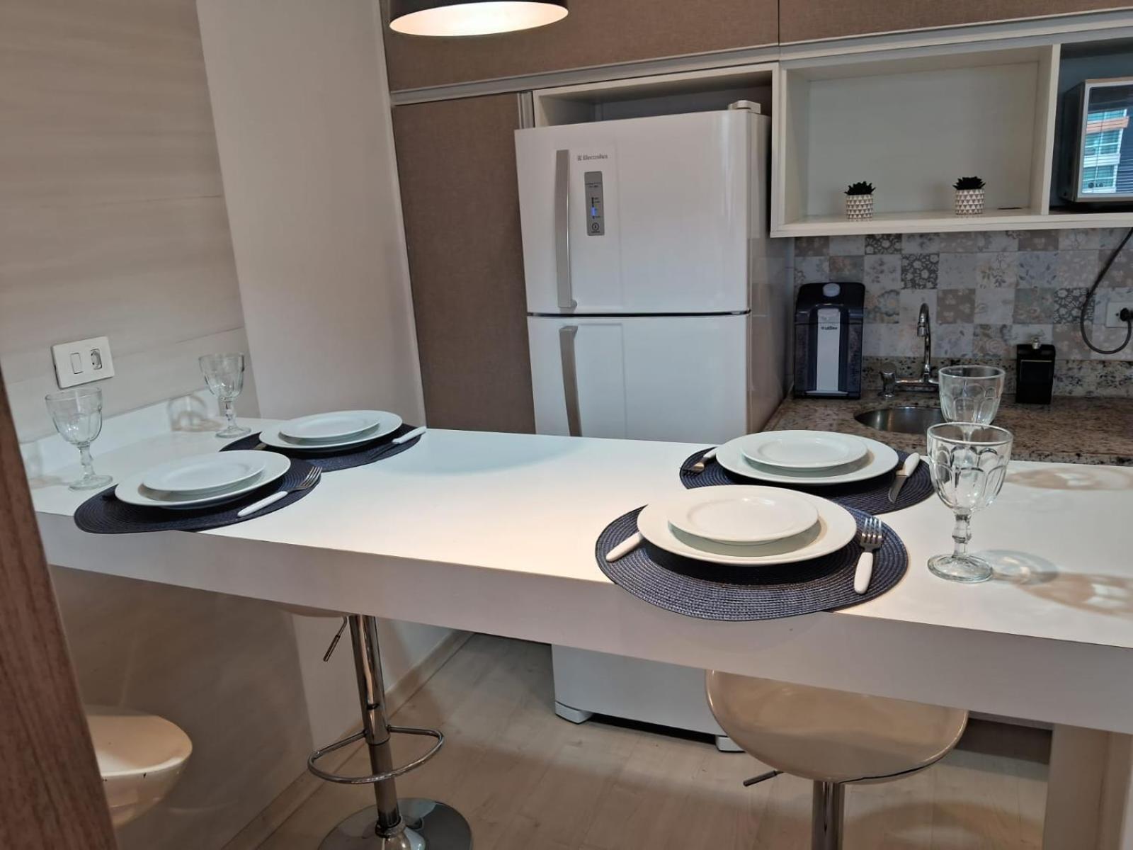 Lindo studio equipado em apartamento clube com academia e conforto no centro de Curitiba - MID Home