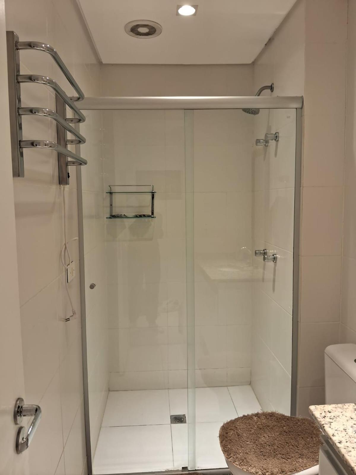 Lindo studio equipado em apartamento clube com academia e conforto no centro de Curitiba - MID Home